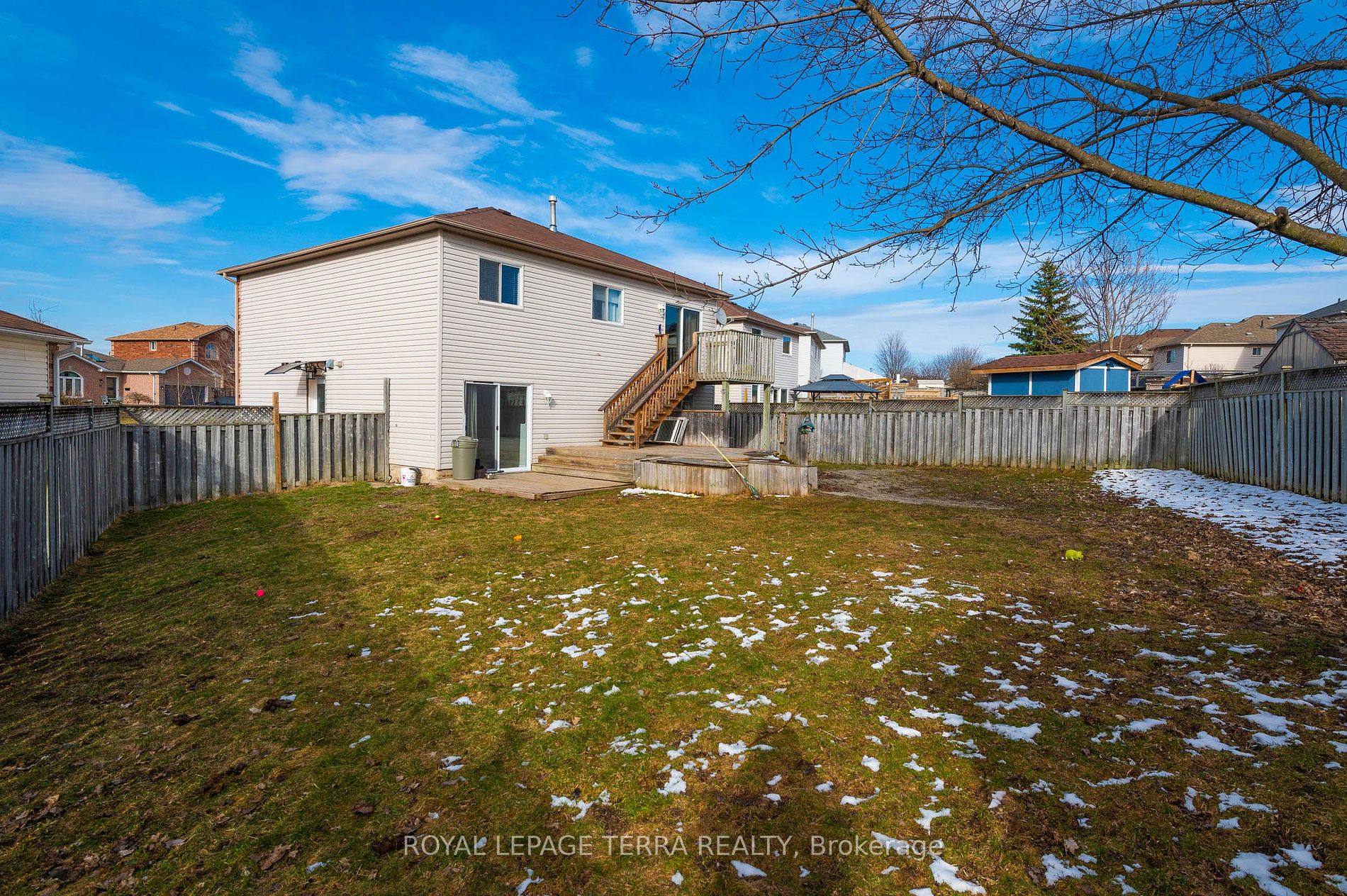 9 Waddington Crescent