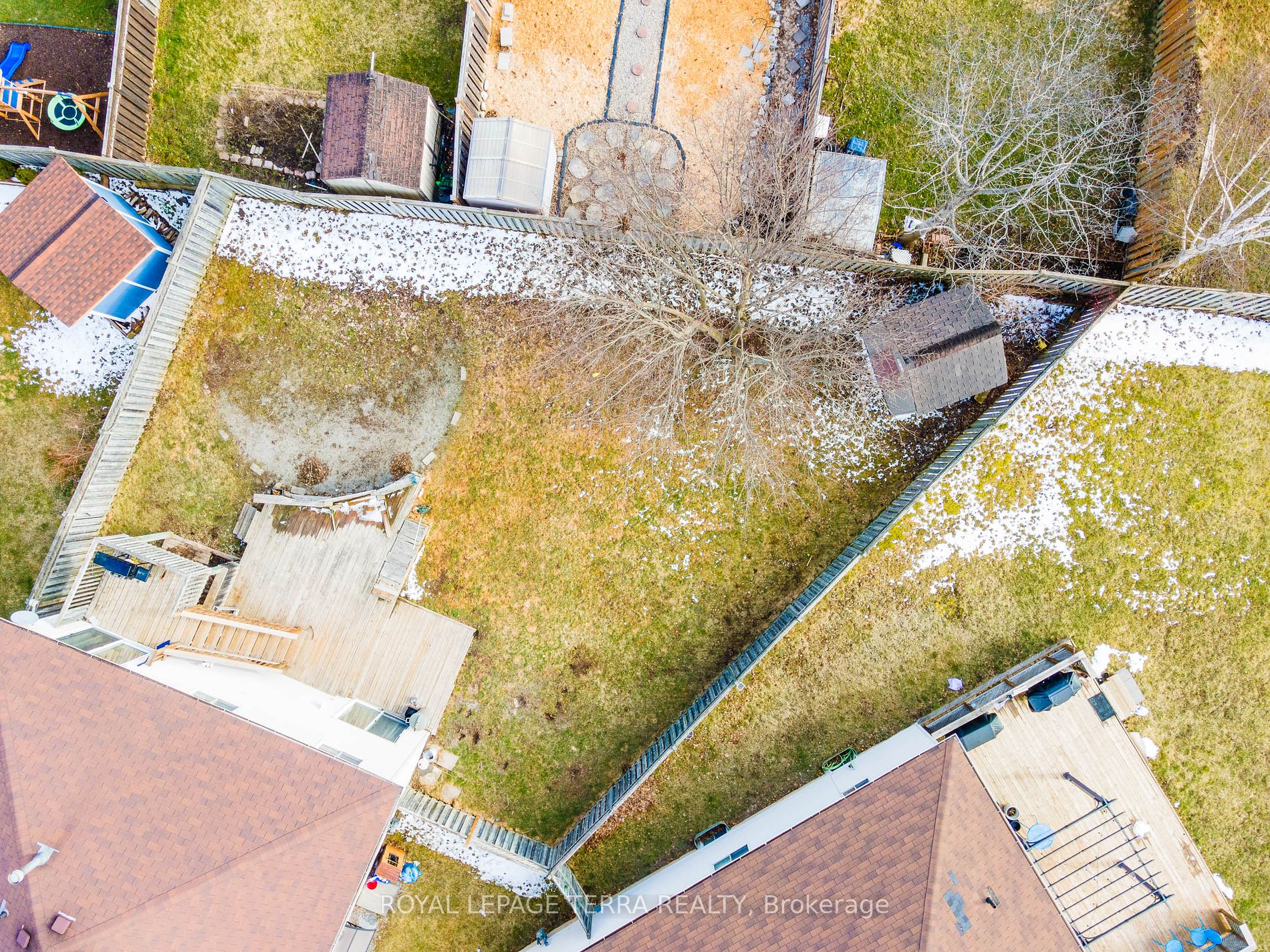9 Waddington Crescent