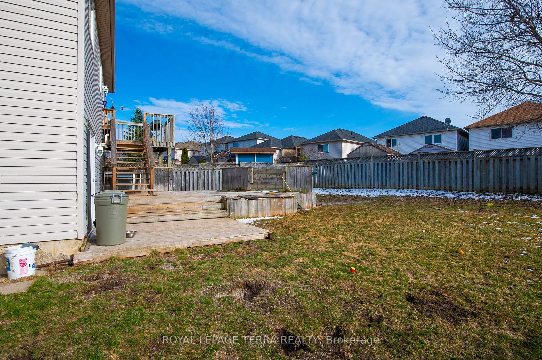 9 Waddington Crescent