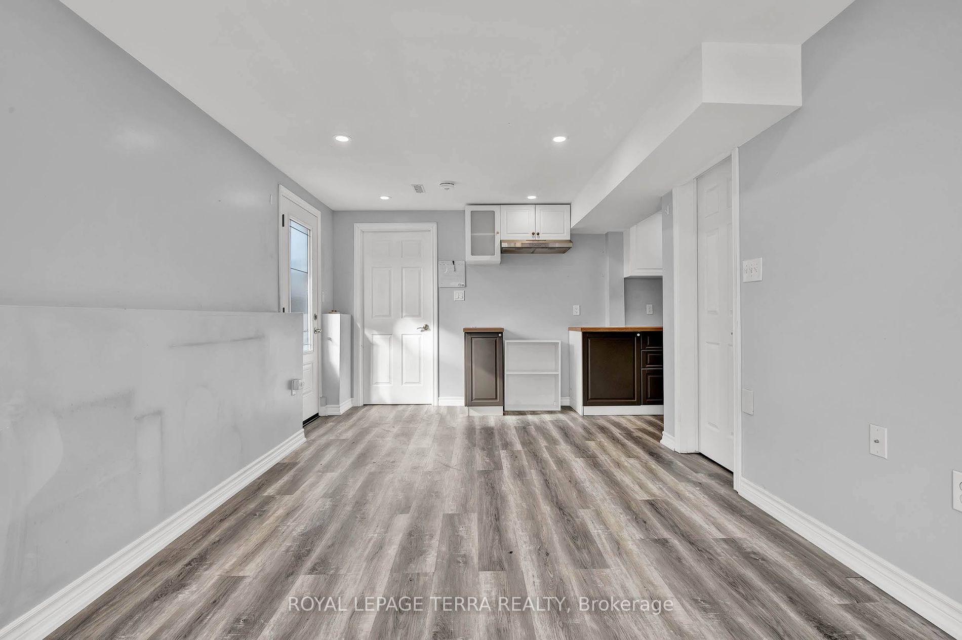 9 Waddington Crescent