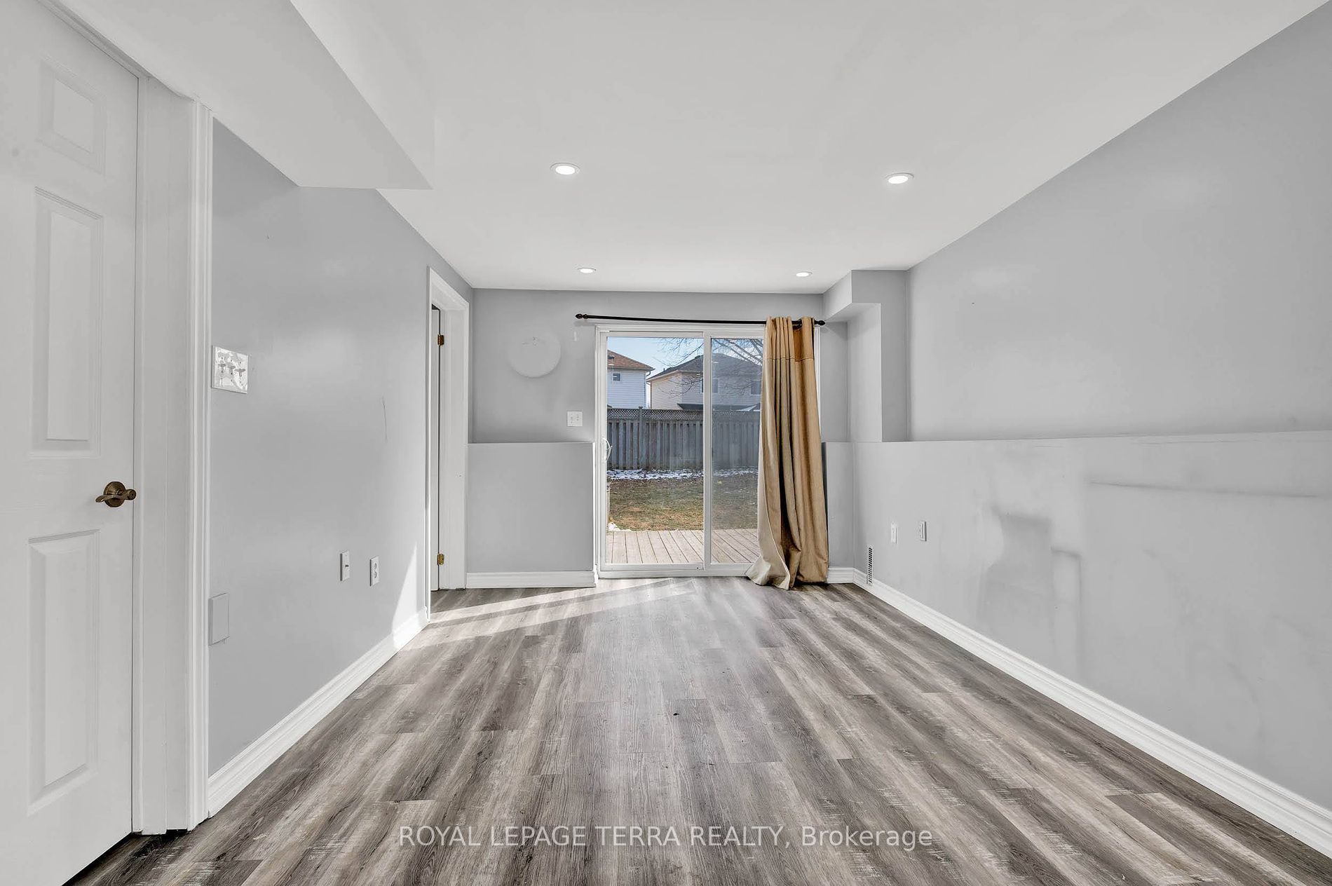 9 Waddington Crescent