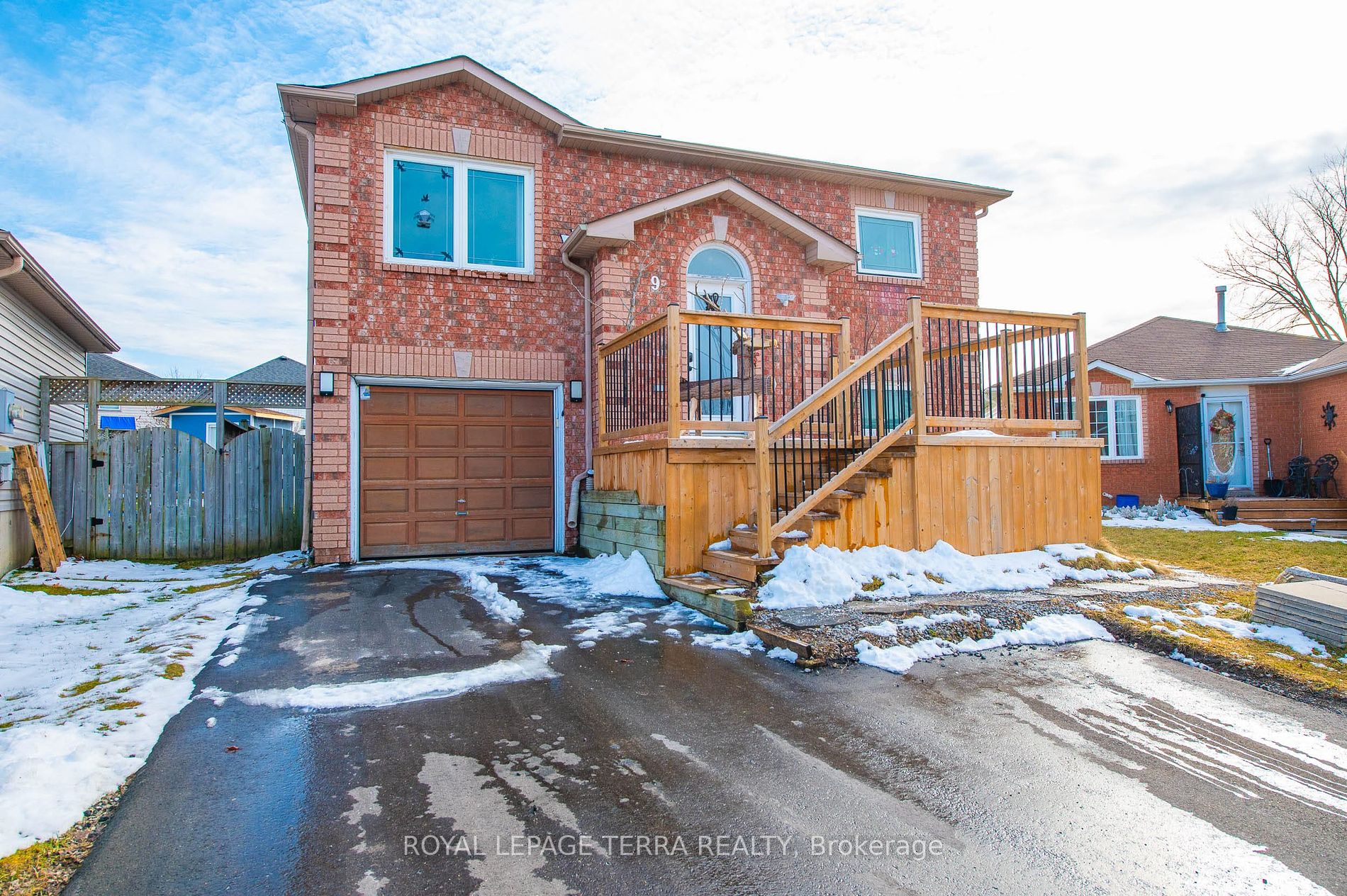 9 Waddington Crescent