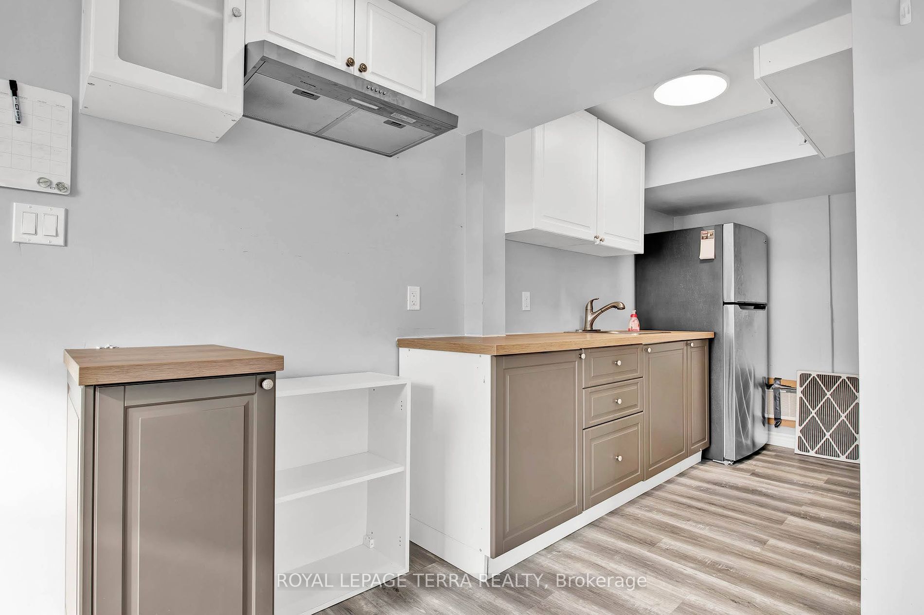 9 Waddington Crescent