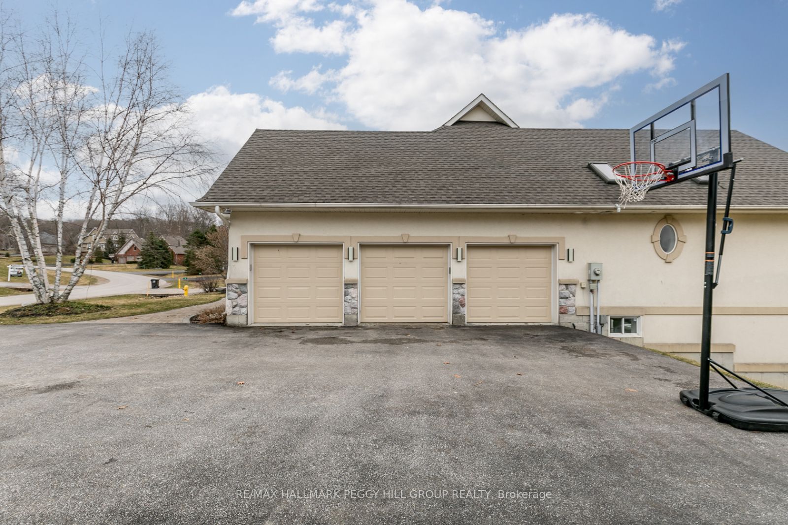 16 Bridle Trail