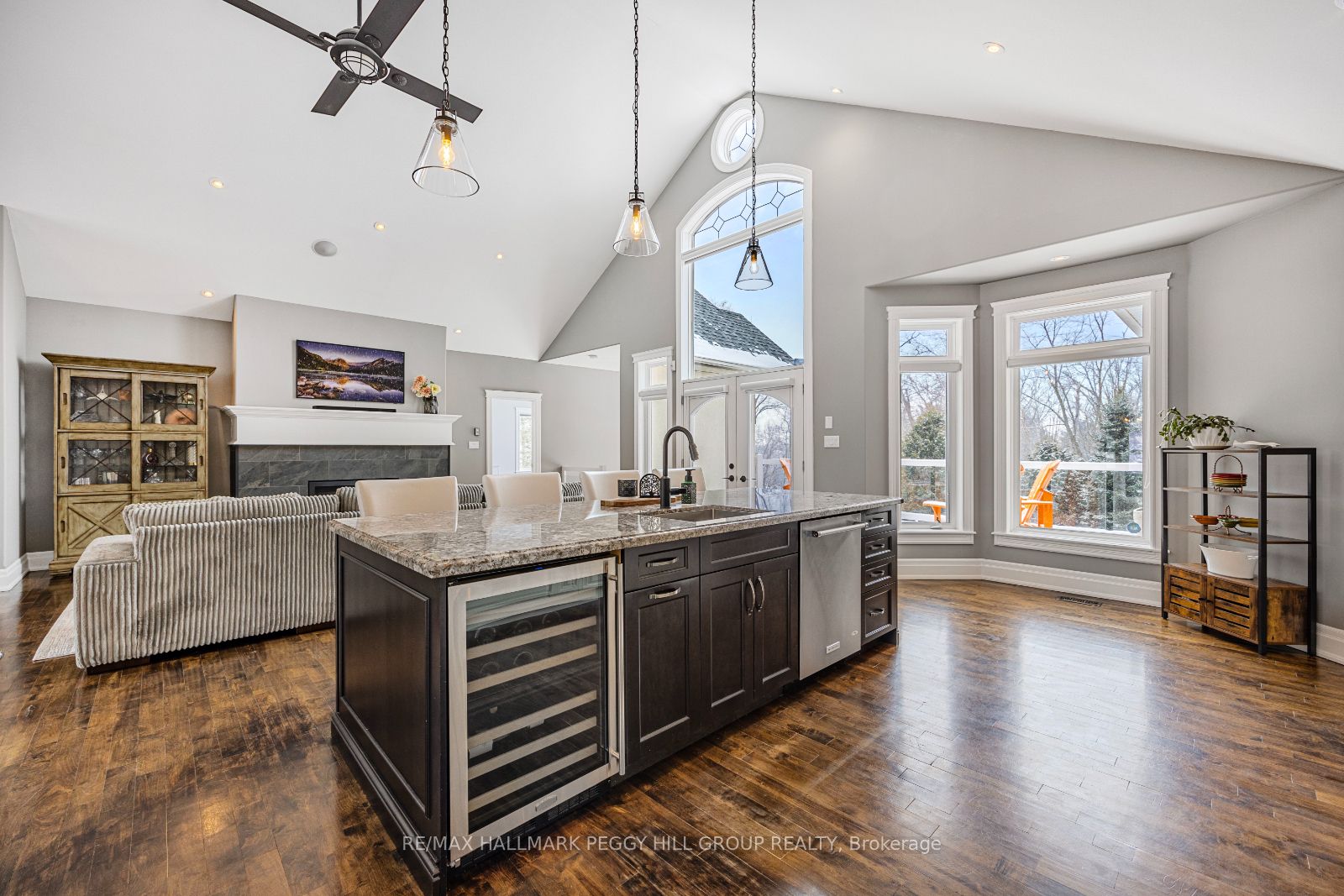 16 Bridle Trail