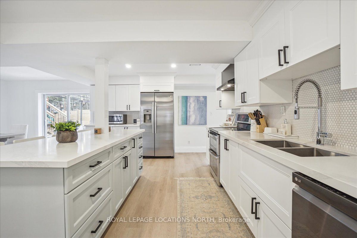 64 48th Street N