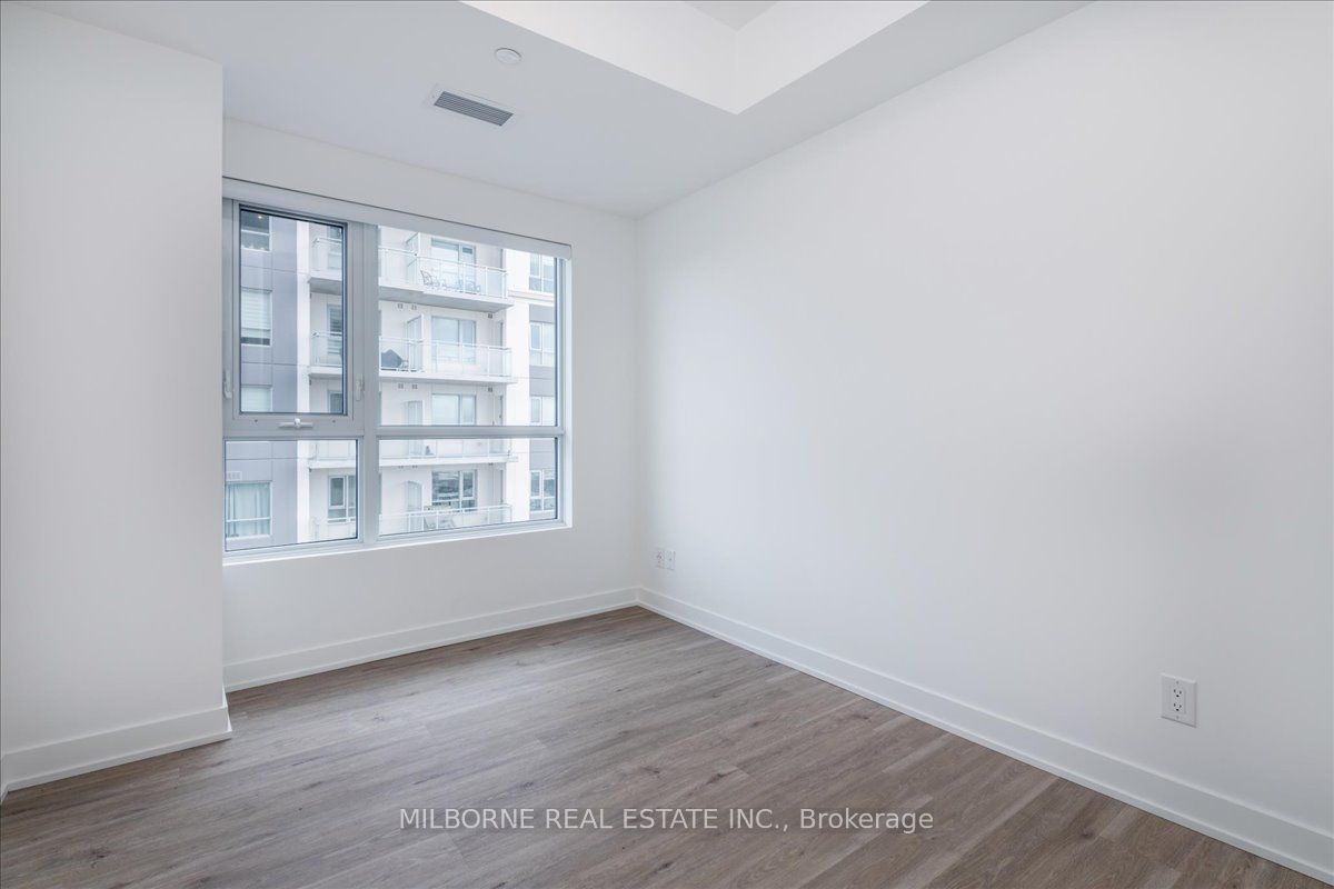 56 Lakeside Terr, #609
