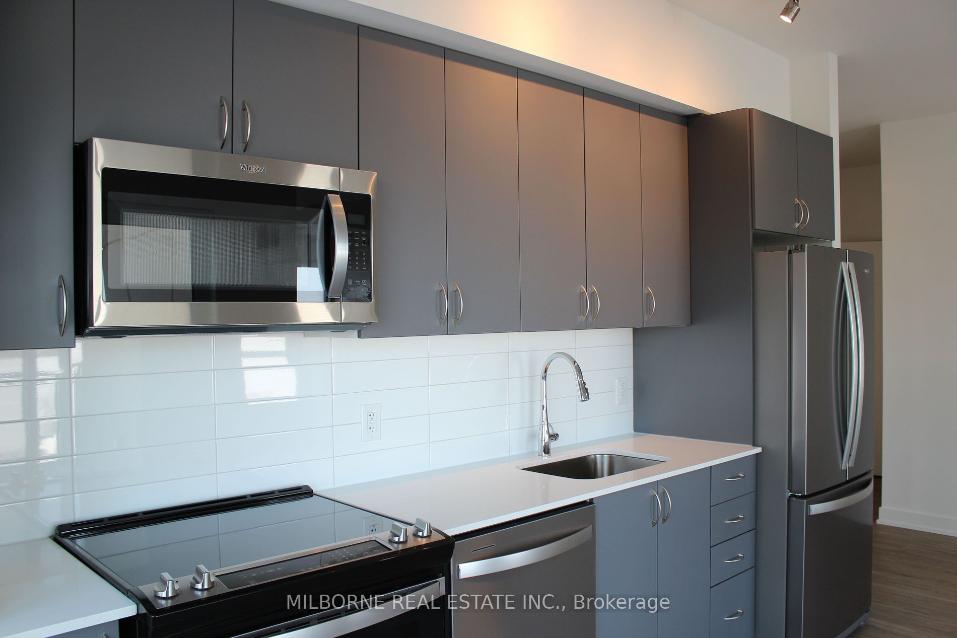 56 Lakeside Terr, #609