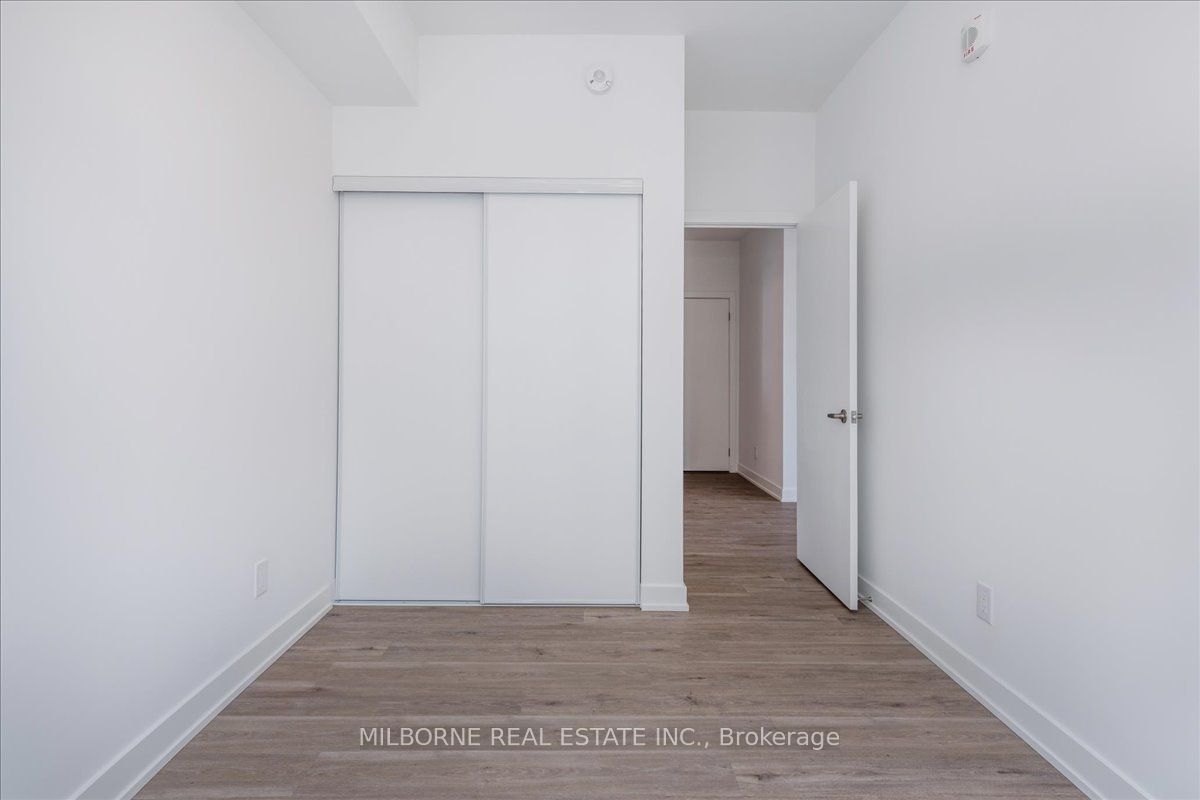 56 Lakeside Terr, #609