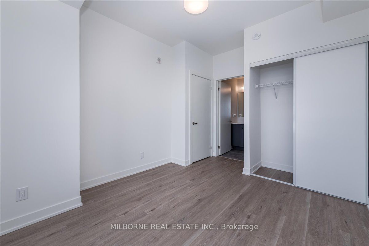 56 Lakeside Terr, #609