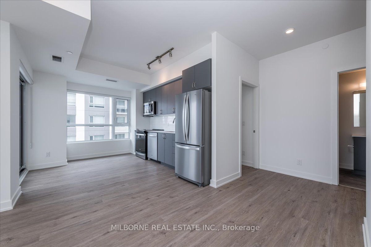 56 Lakeside Terr, #609