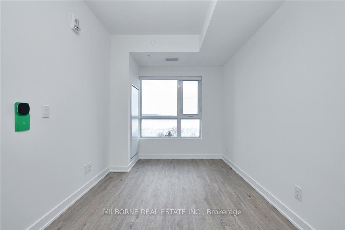 56 Lakeside Terr, #609