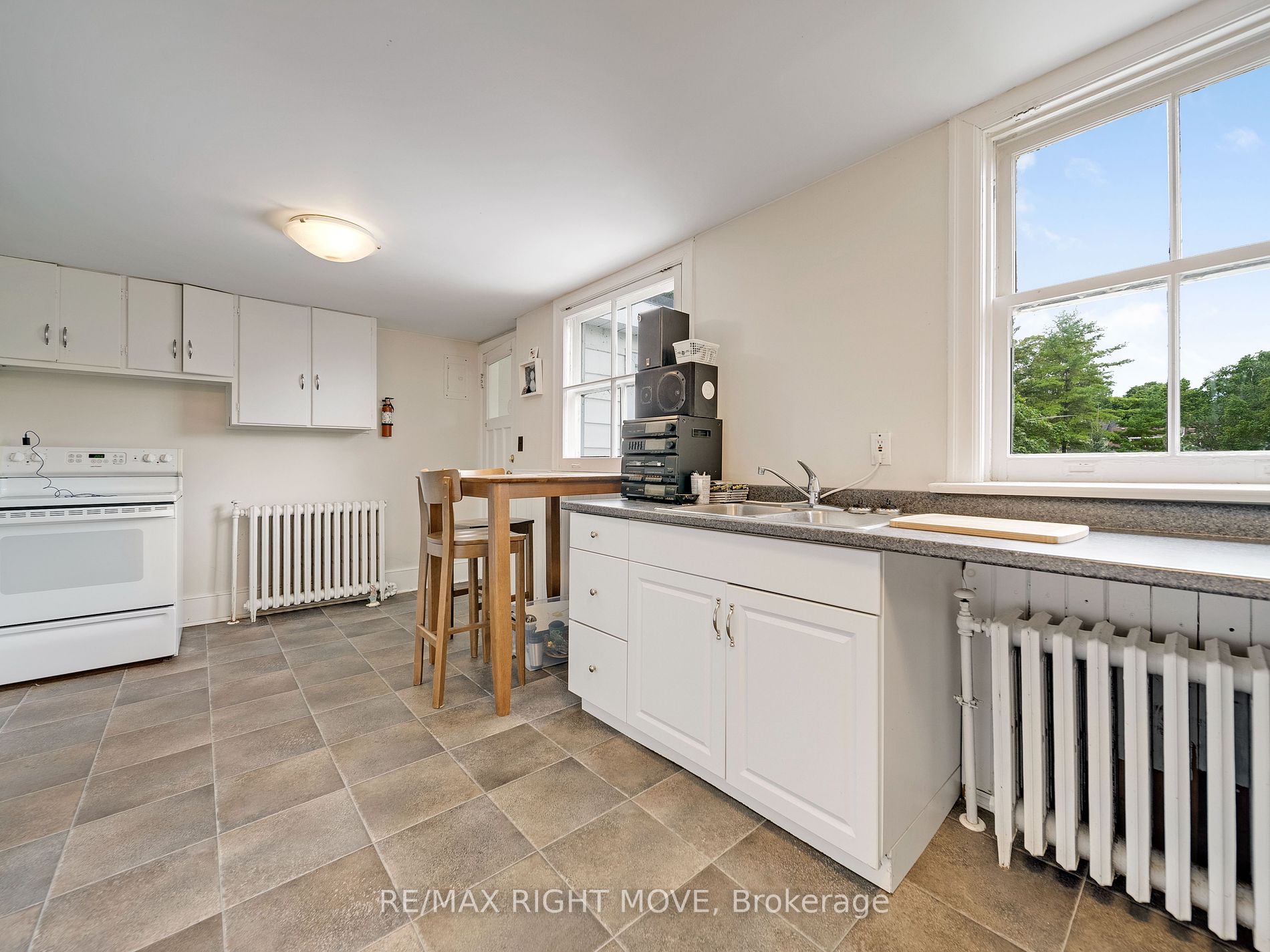 68 Tecumseth St