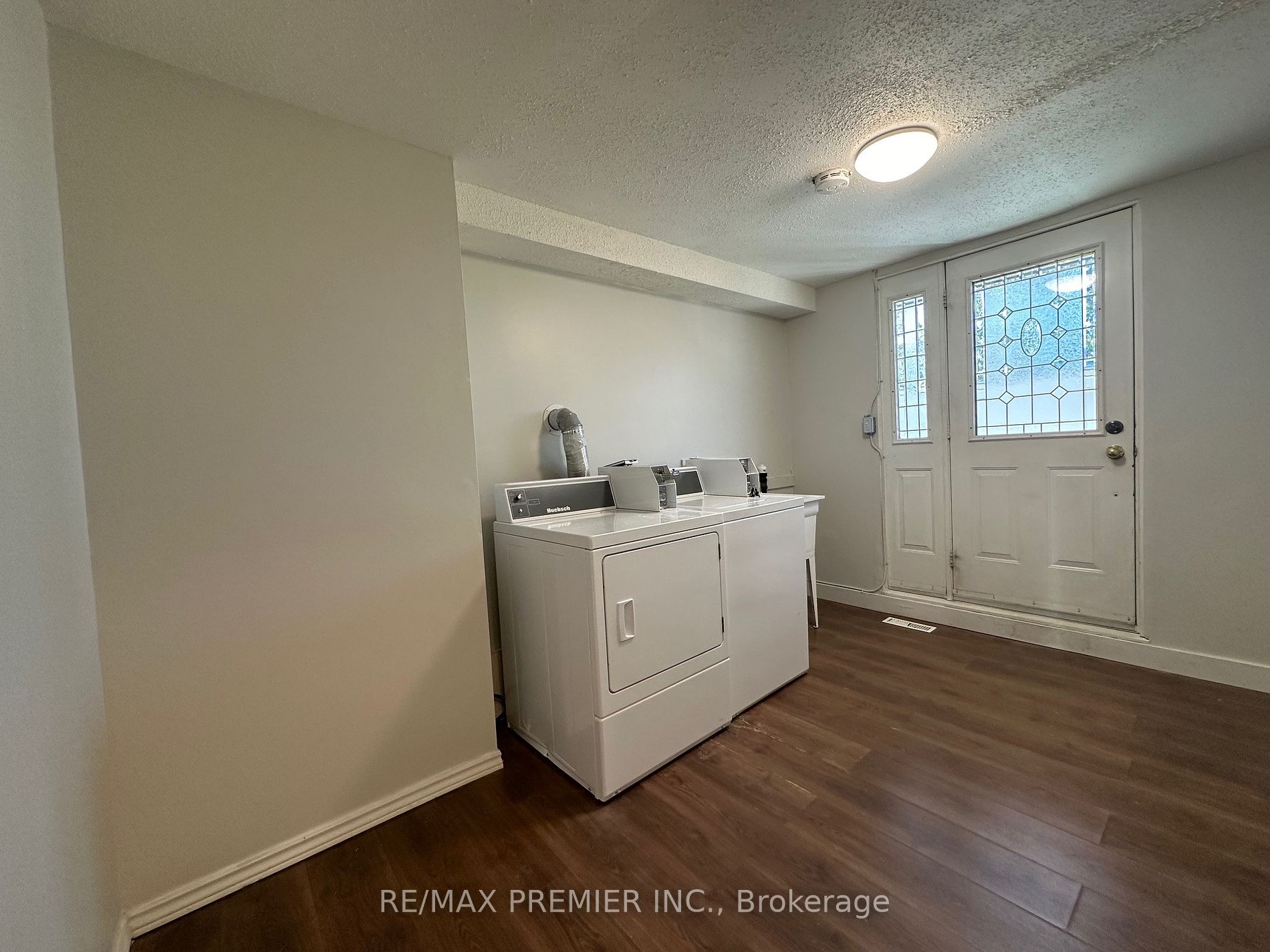 12 Scott Crescent, #Lower