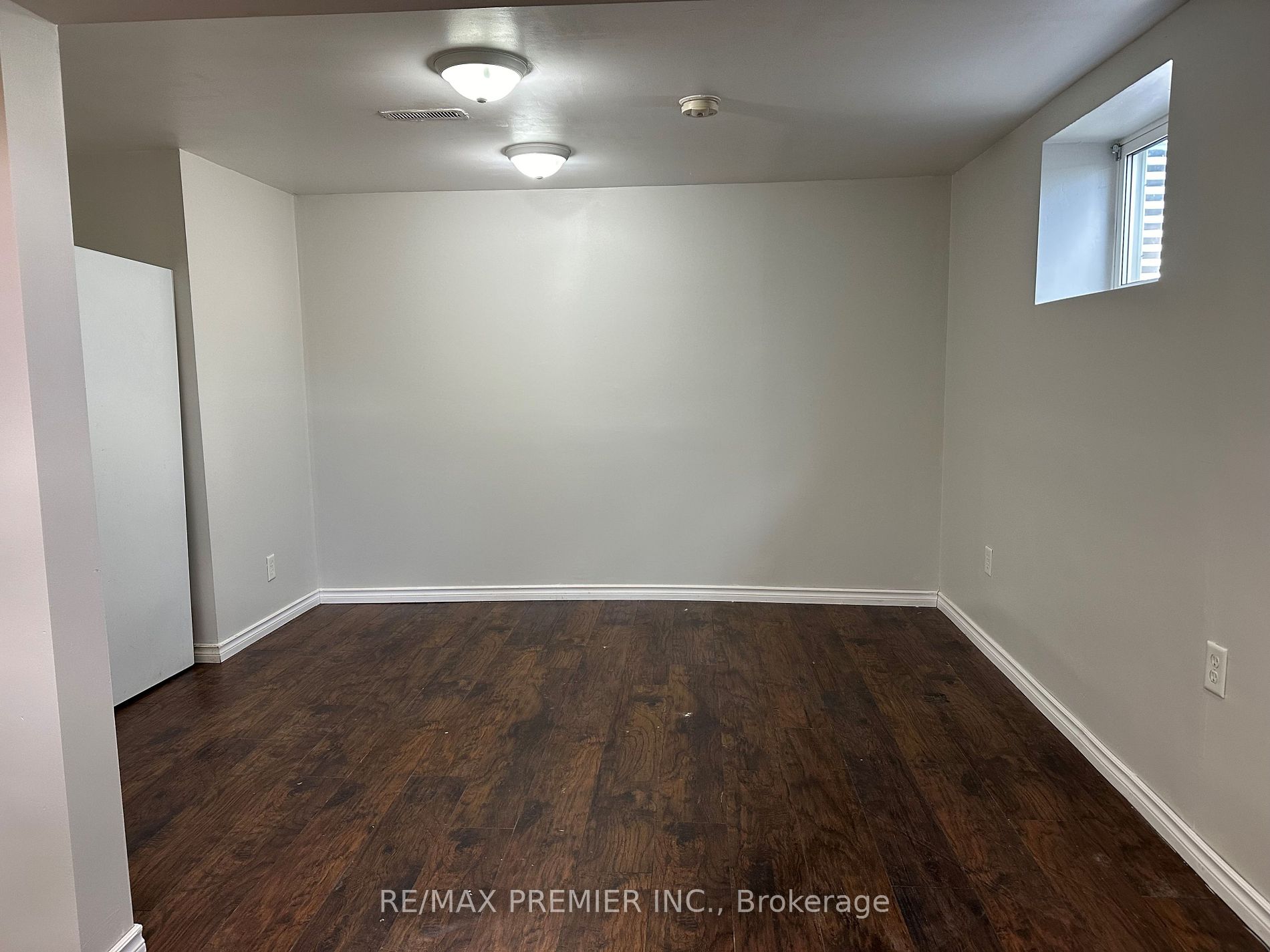 12 Scott Crescent, #Lower