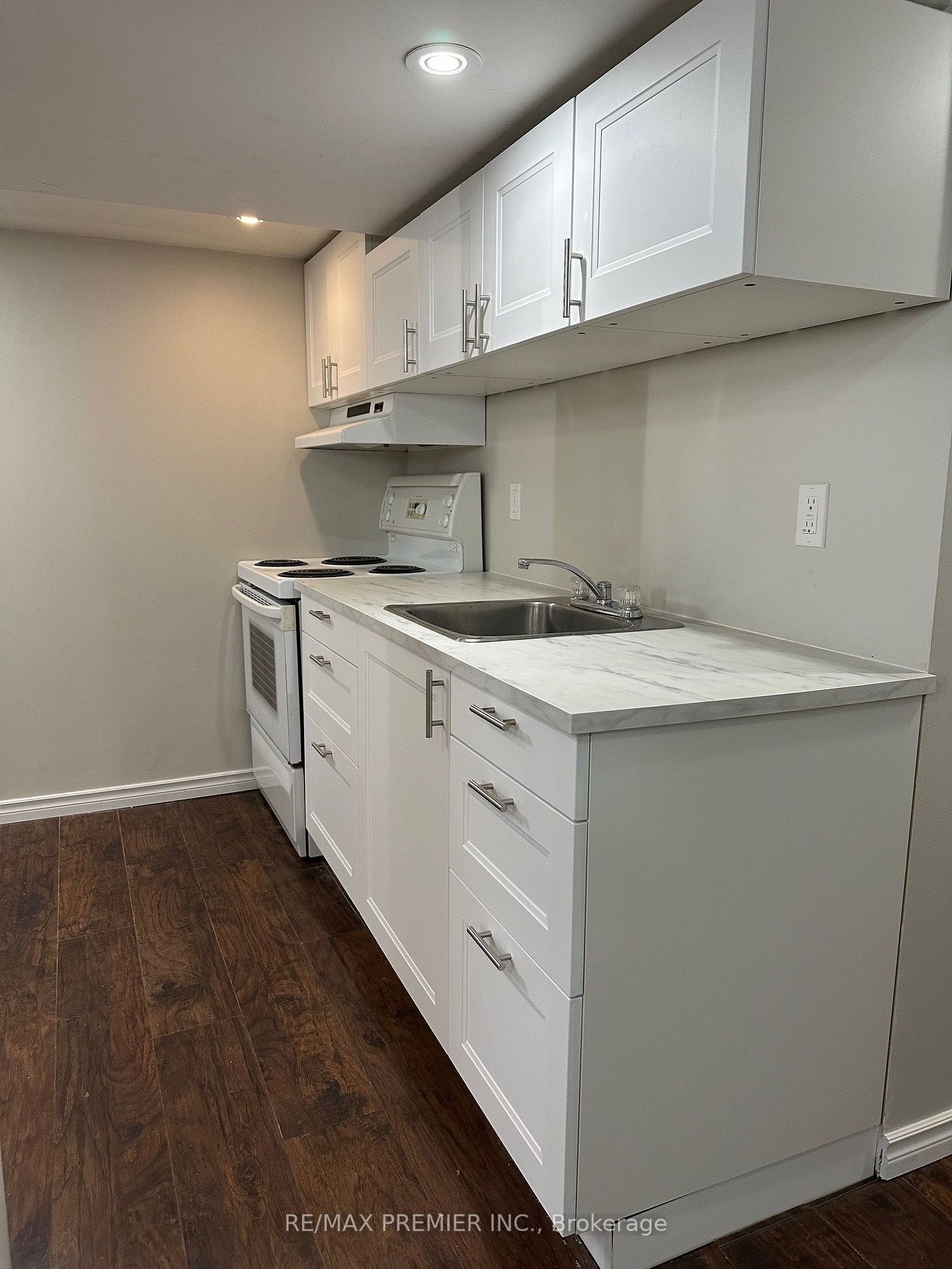 12 Scott Crescent, #Lower