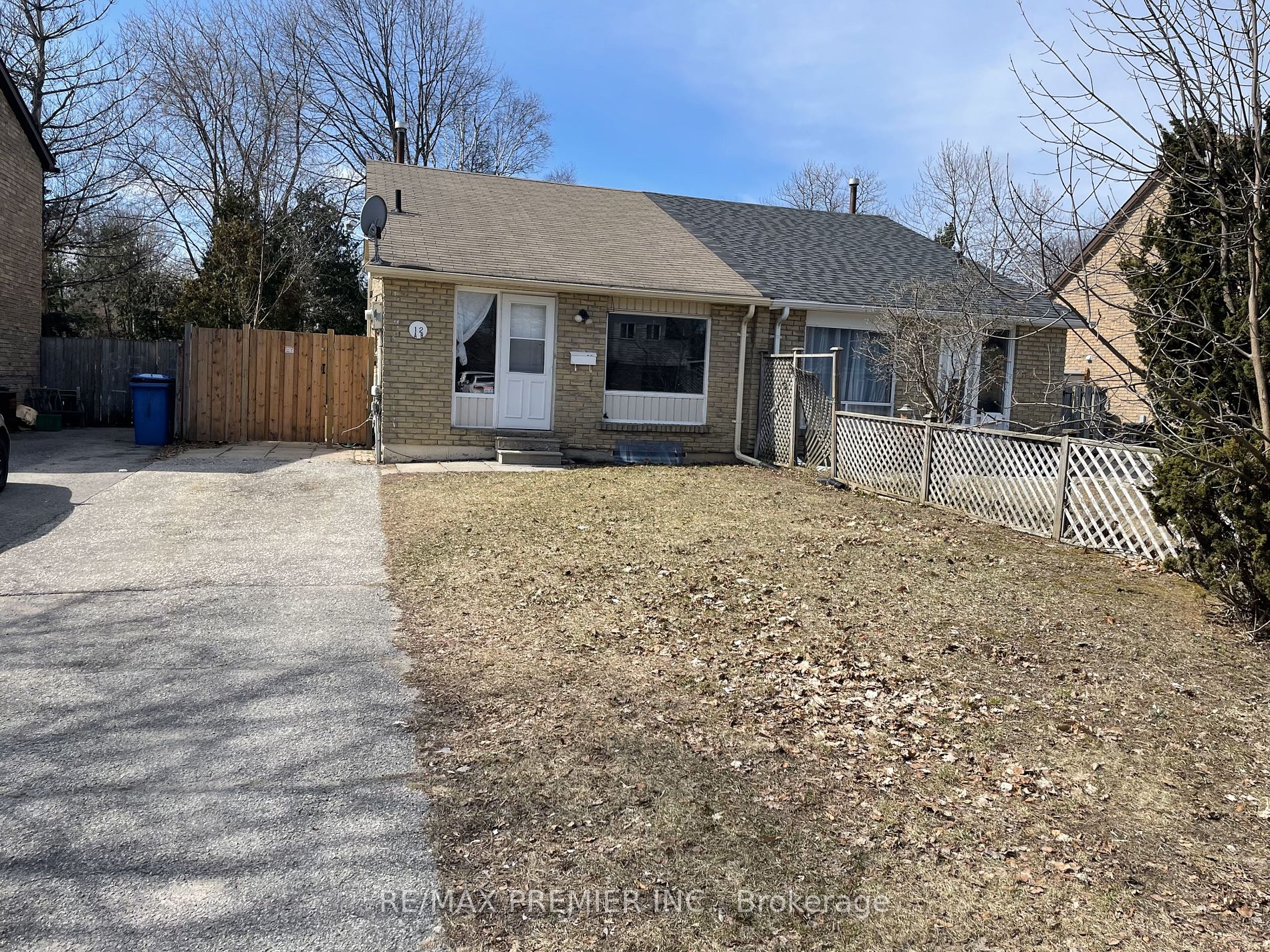 12 Scott Crescent, #Lower