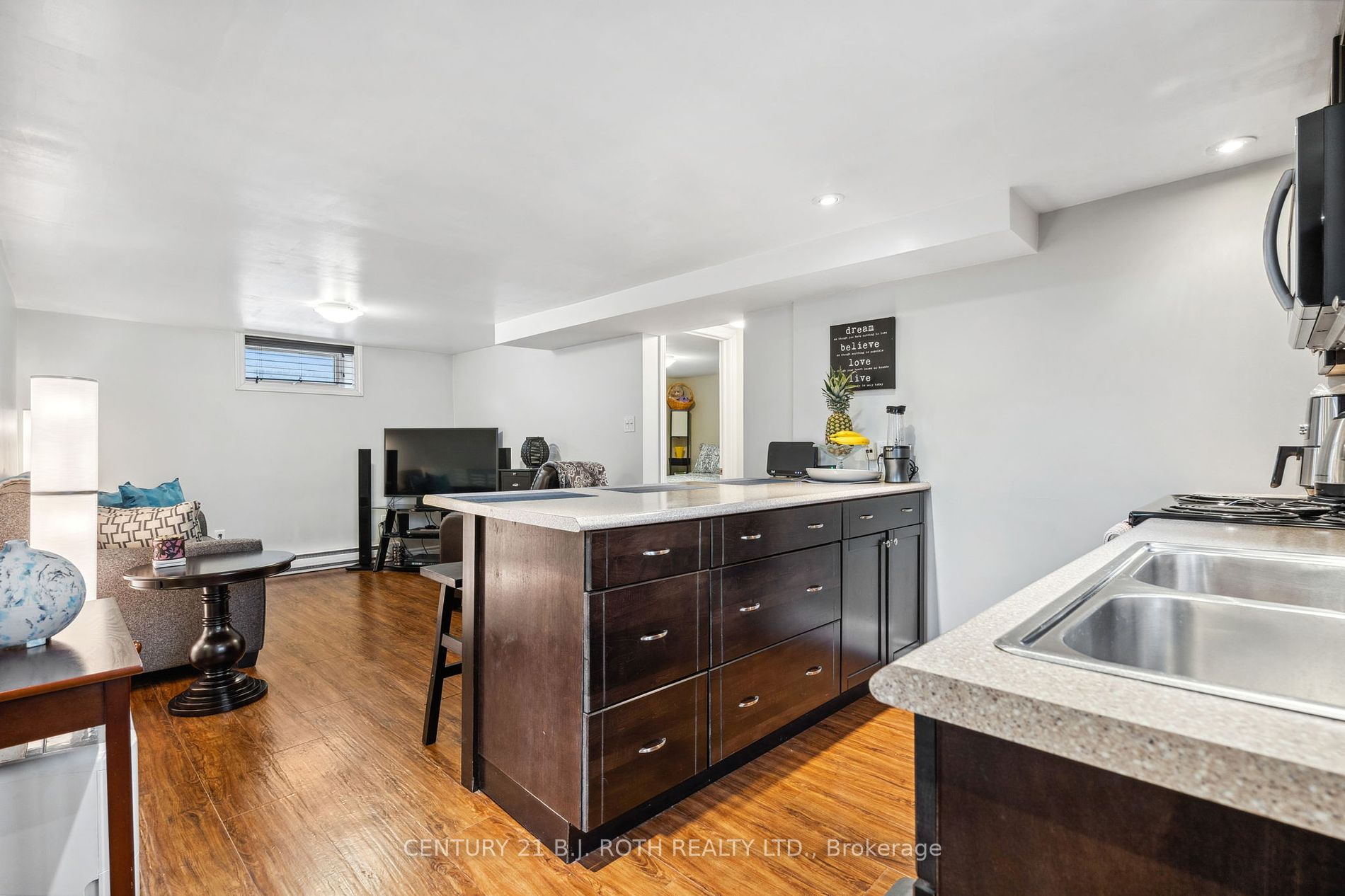 14 Argyle Ave