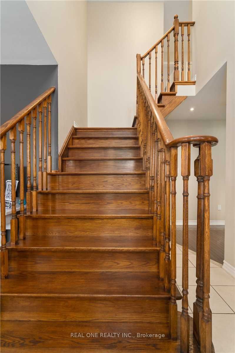 158 Succession Crescent