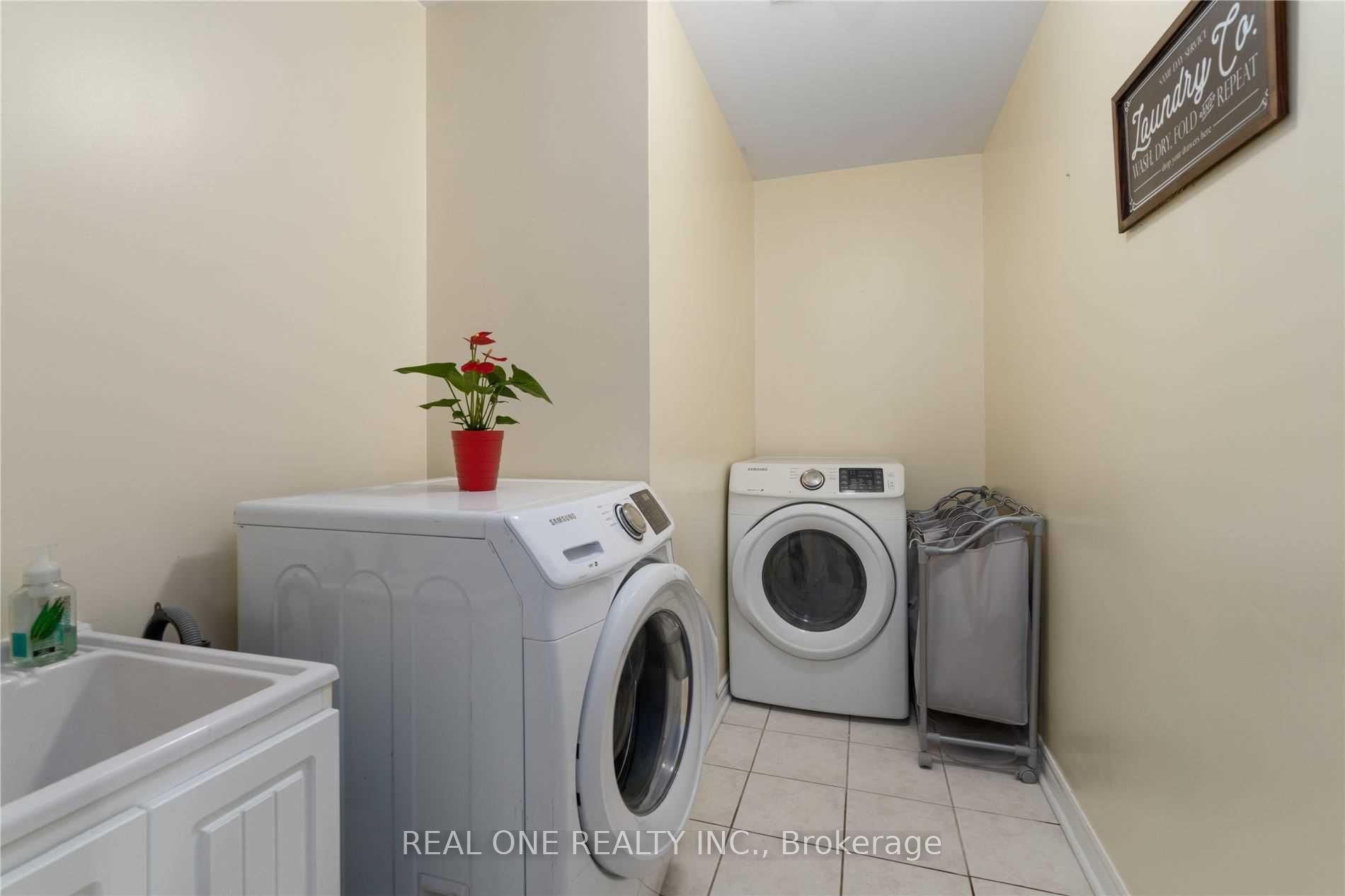 158 Succession Crescent