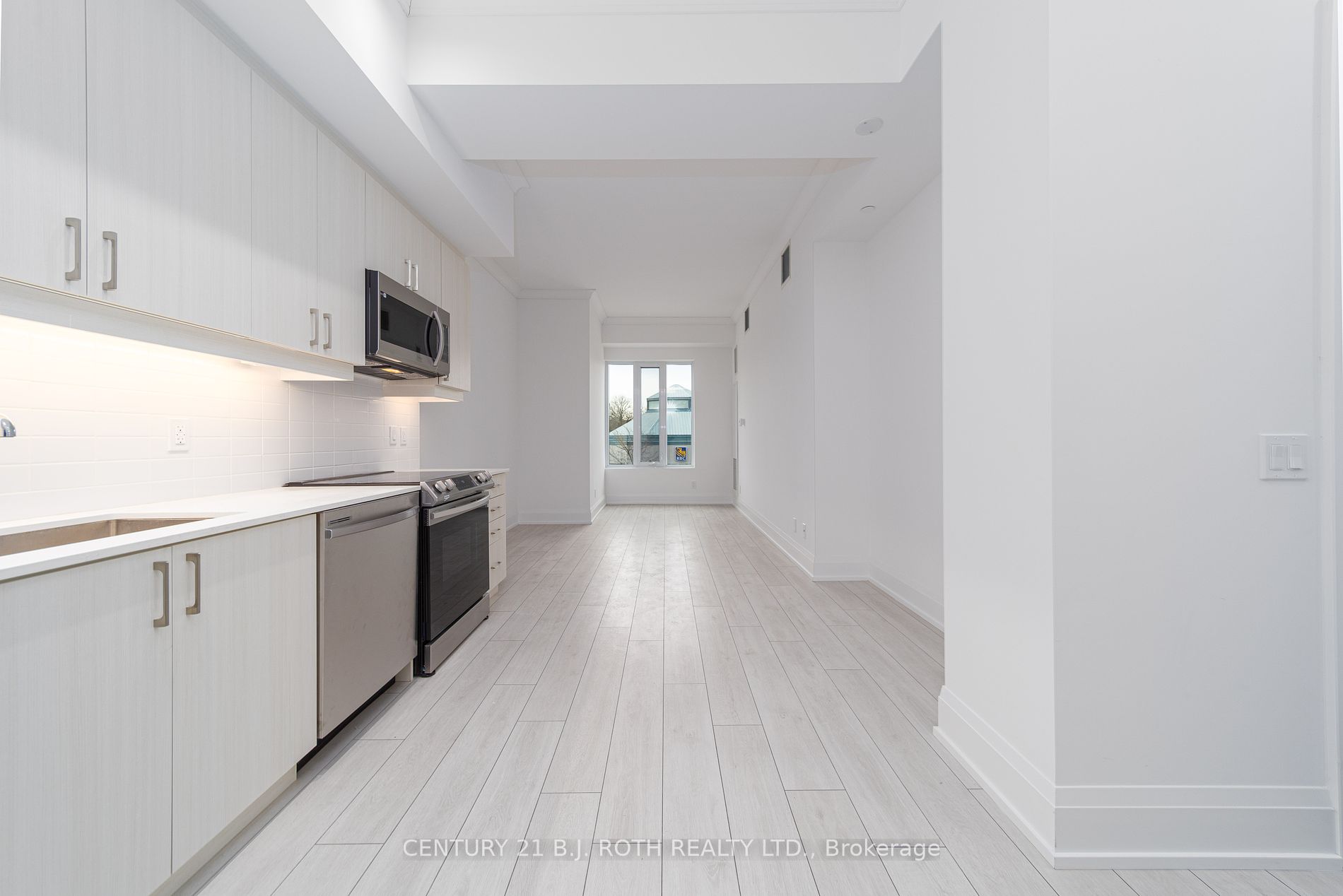 1 HUME Street, #220
