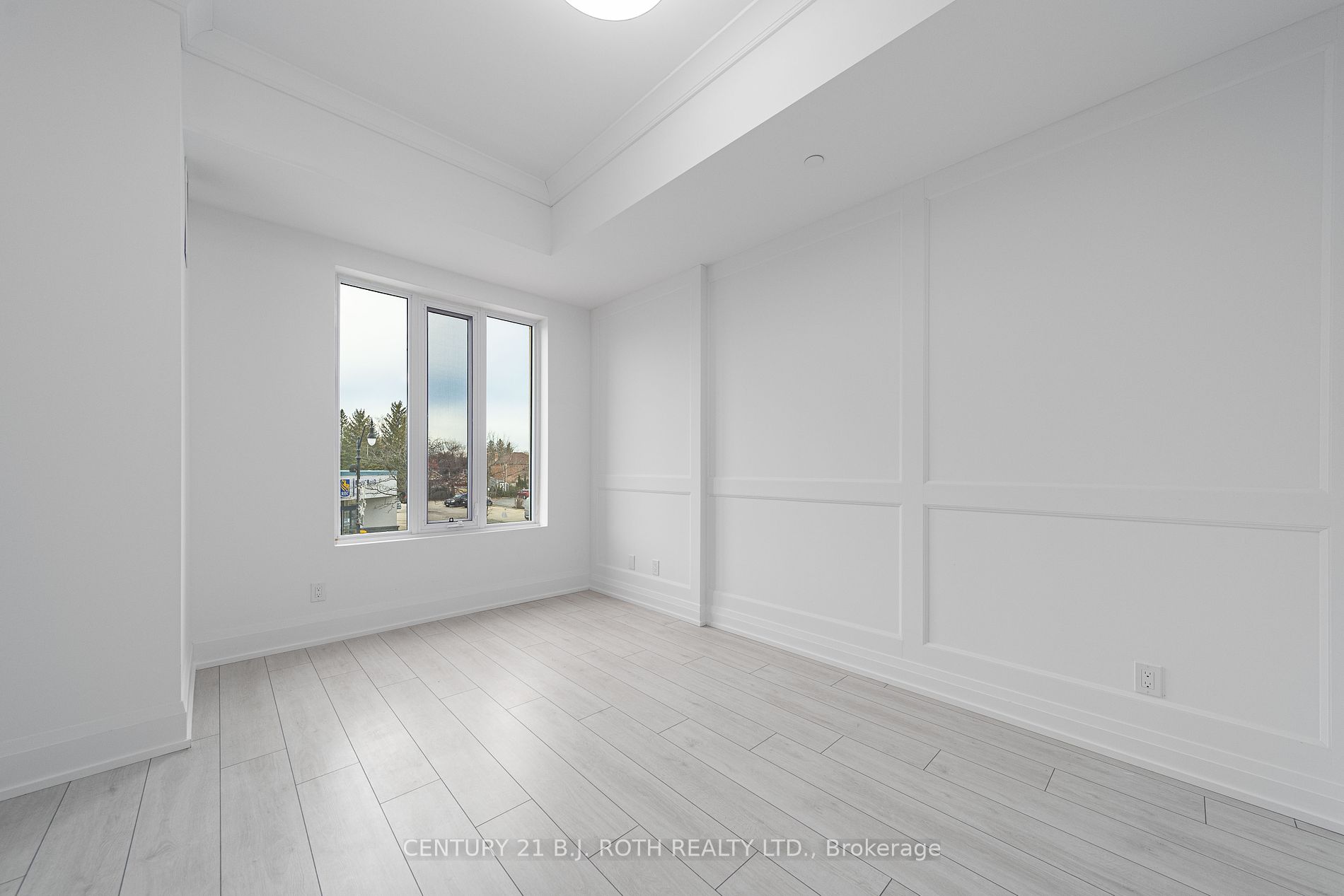 1 HUME Street, #220