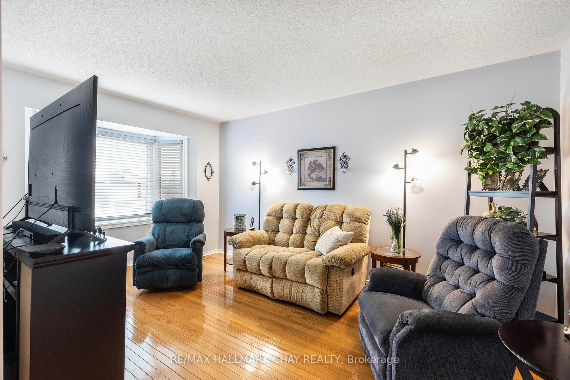 42 Assiniboine Drive