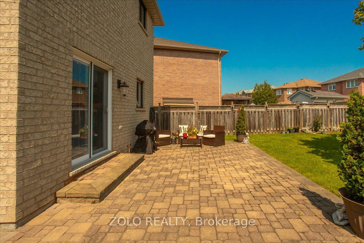 78 Joseph Crescent