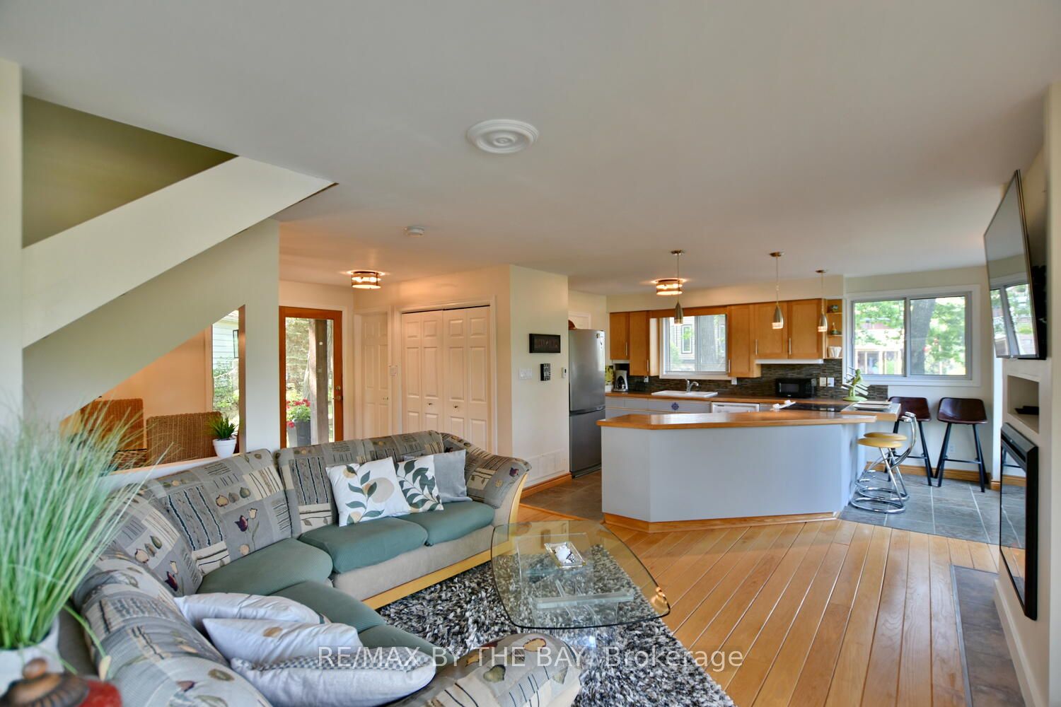 2022 RIVER Road W