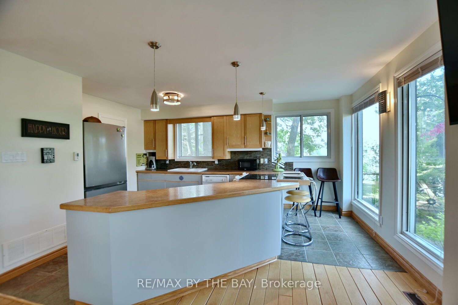 2022 RIVER Road W