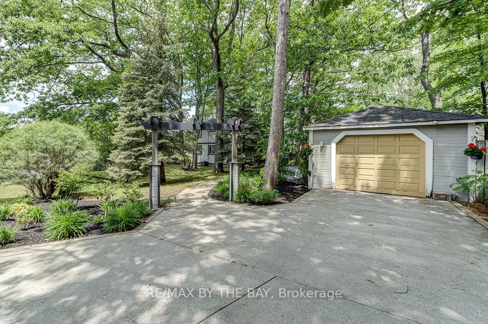 2022 RIVER Road W