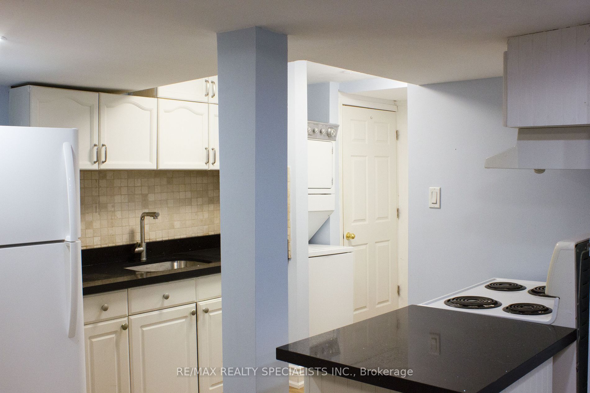 12 Woodgrove Crt, #Lower