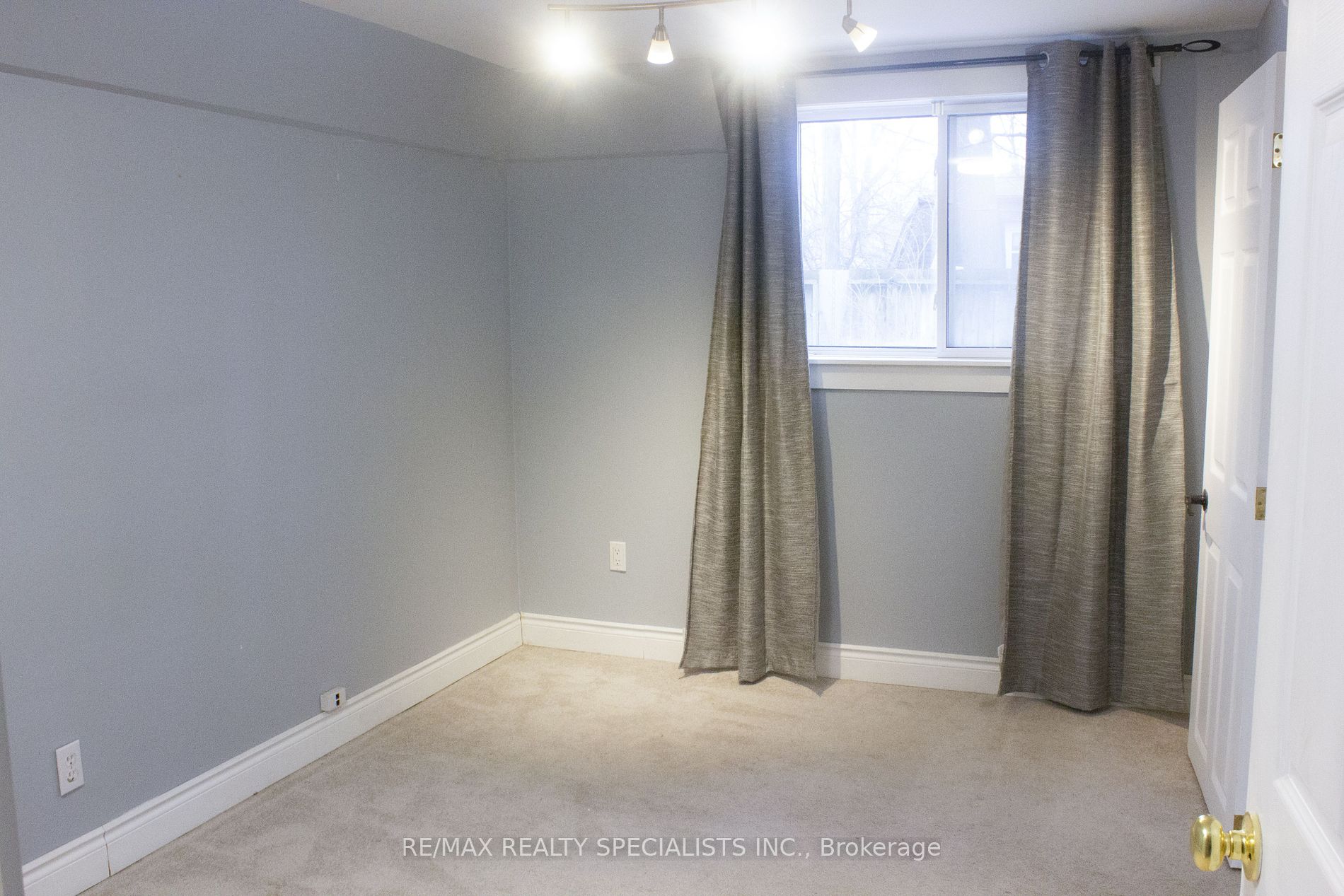 12 Woodgrove Crt, #Lower