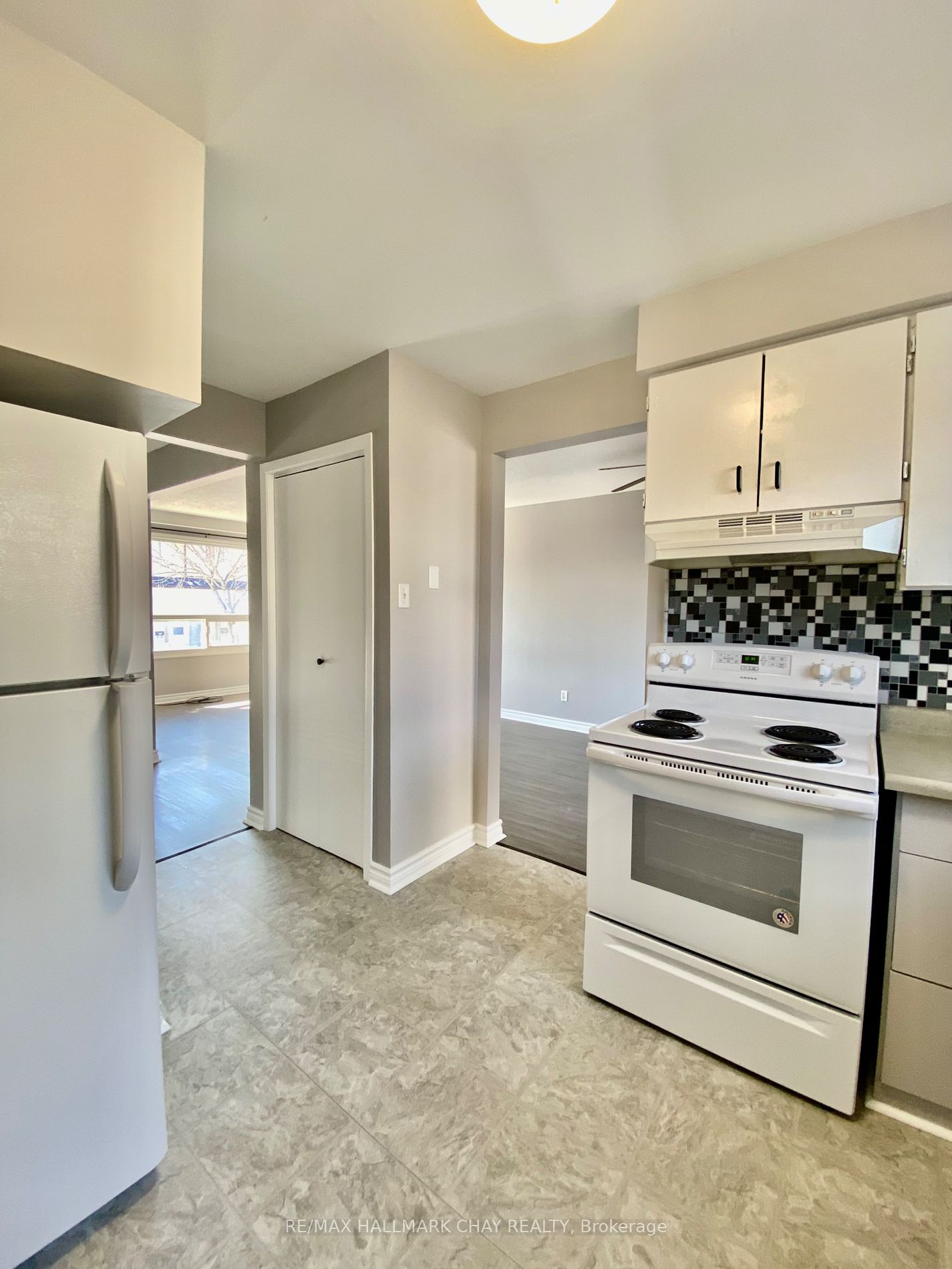 1095 Mississaga Street W, #123