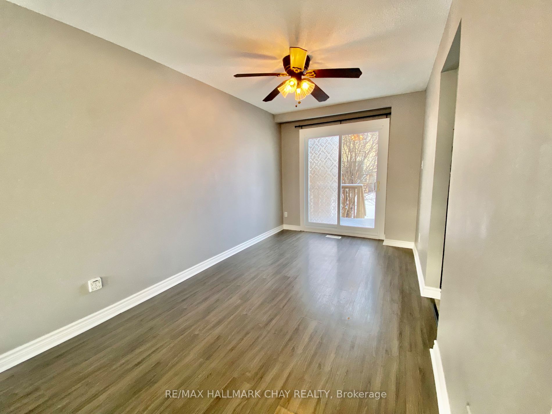 1095 Mississaga Street W, #123