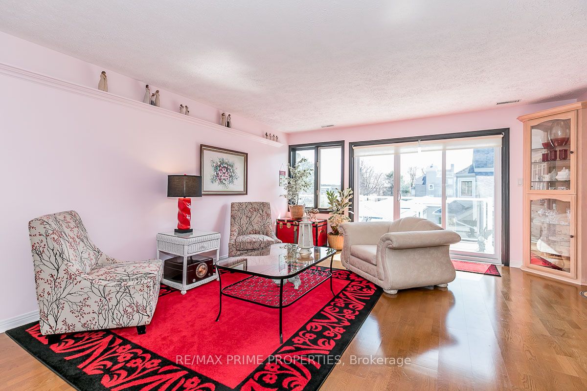 585 Atherley Road, #201