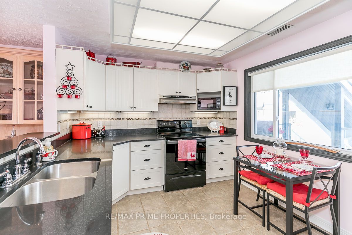585 Atherley Road, #201