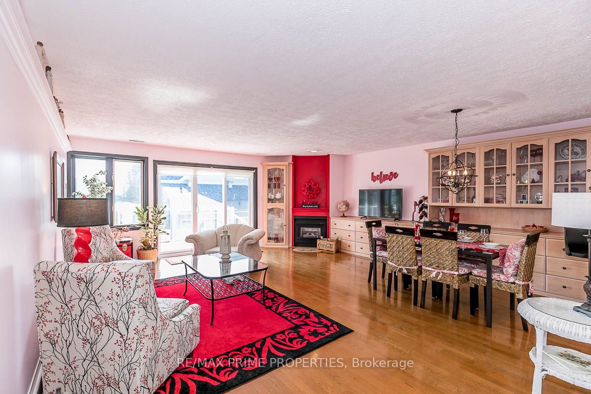 585 Atherley Road, #201