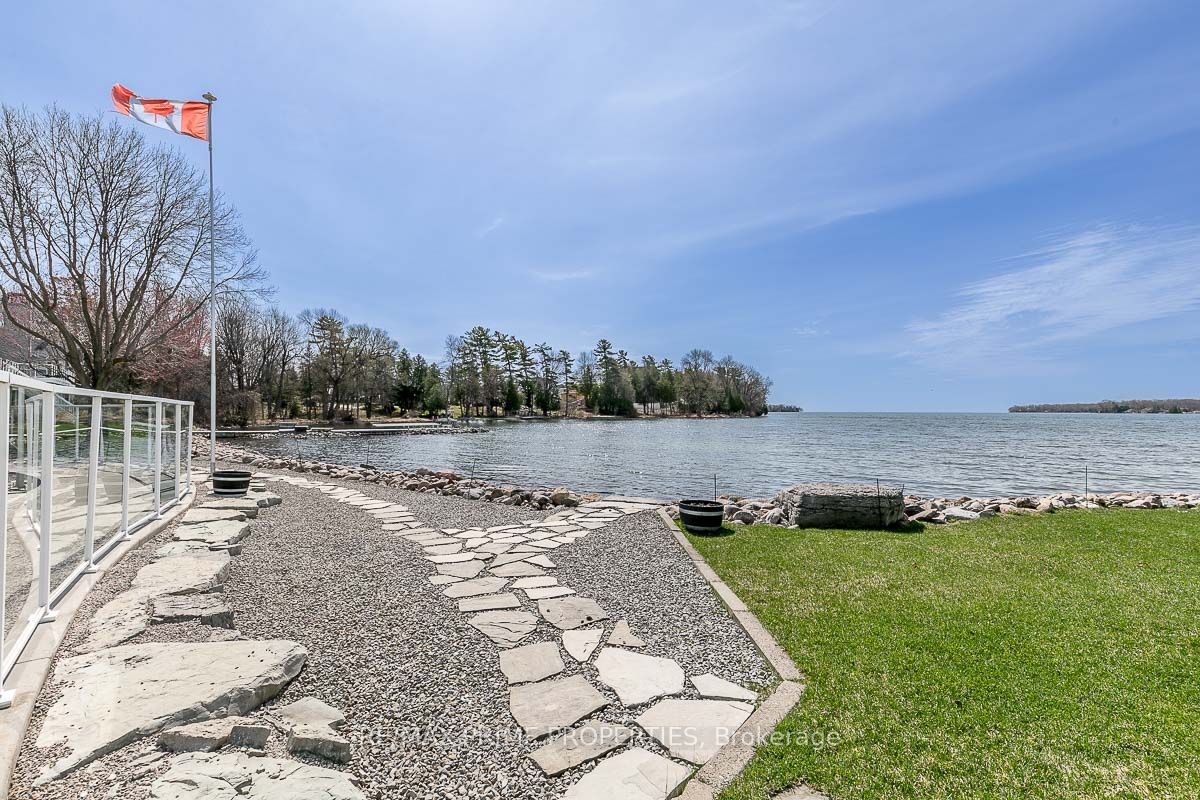 585 Atherley Road, #201