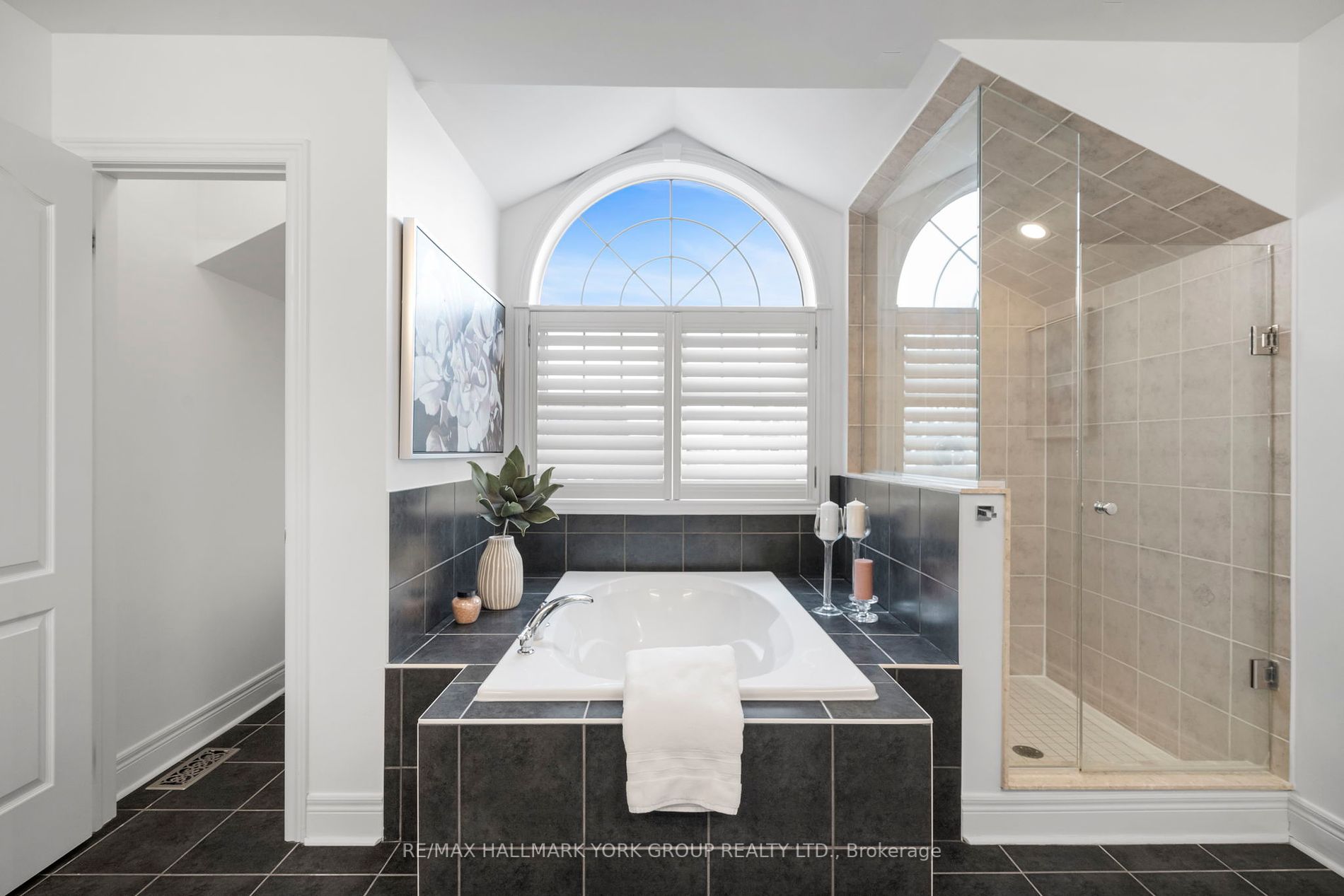 2 Turner Dr