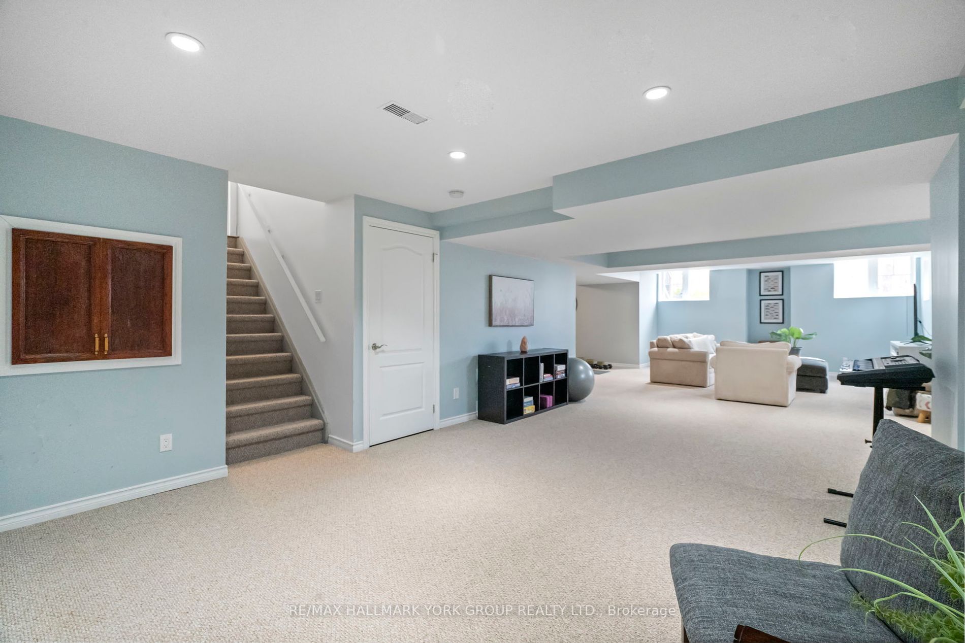 2 Turner Dr