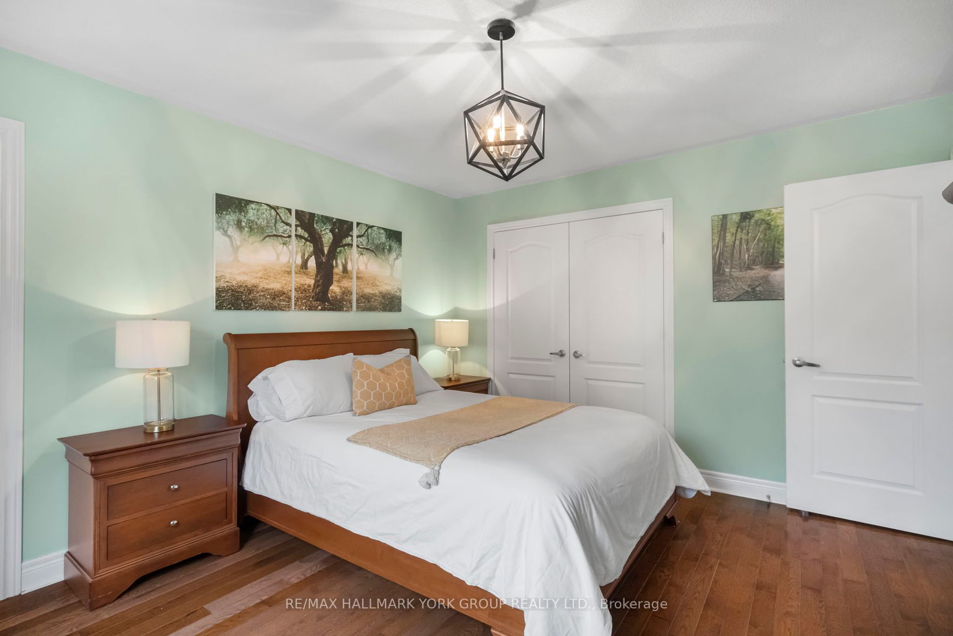 2 Turner Dr