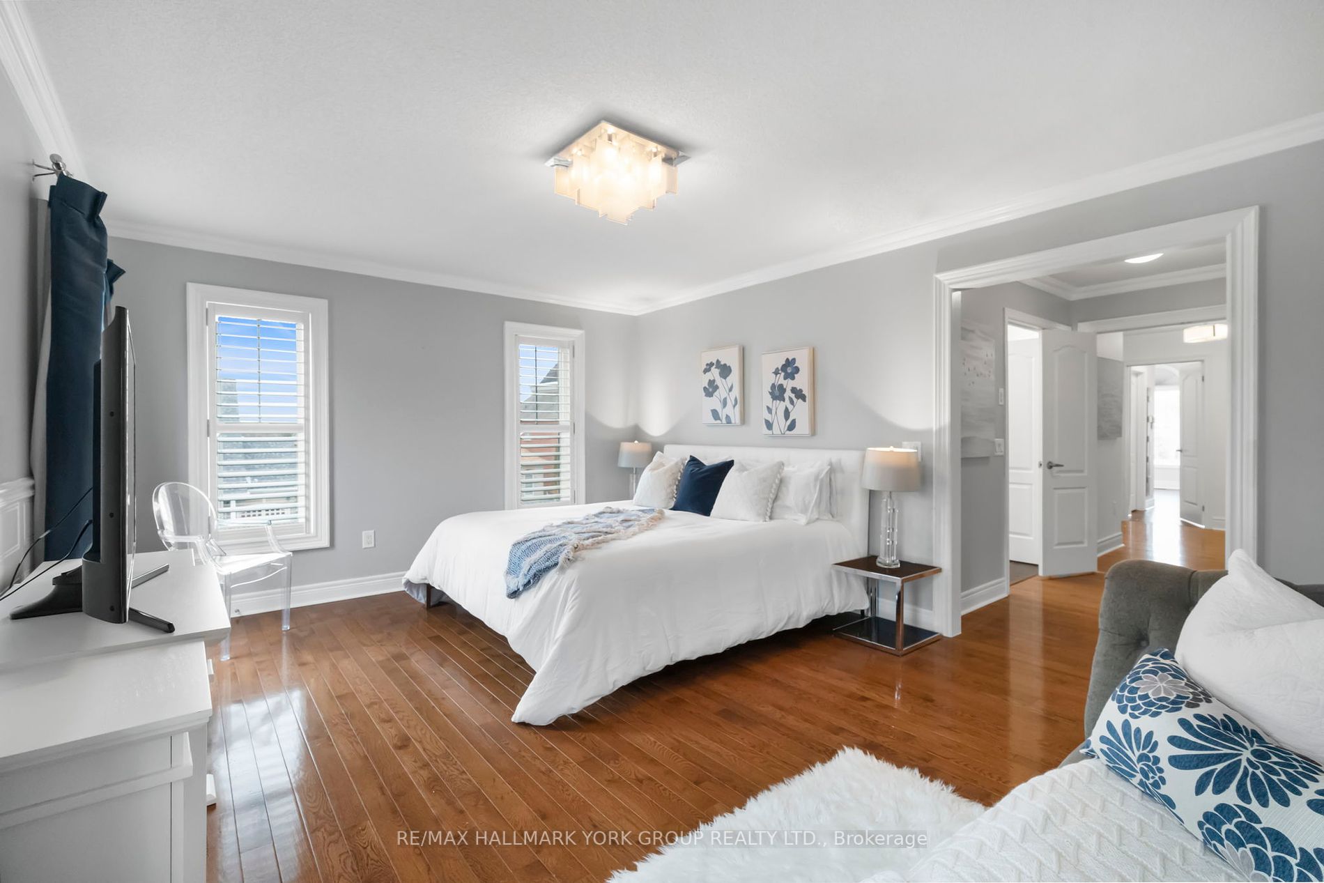 2 Turner Dr