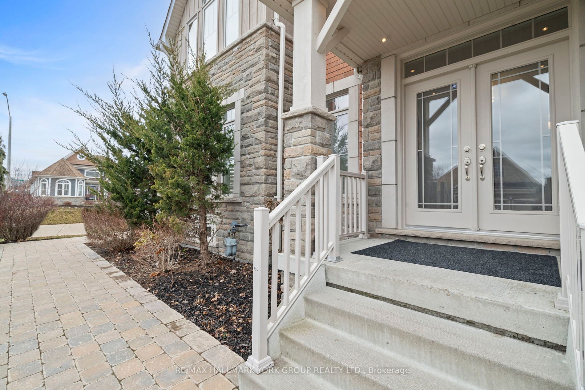 2 Turner Dr