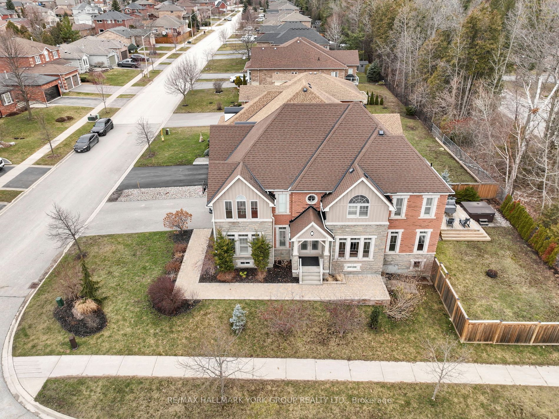2 Turner Dr