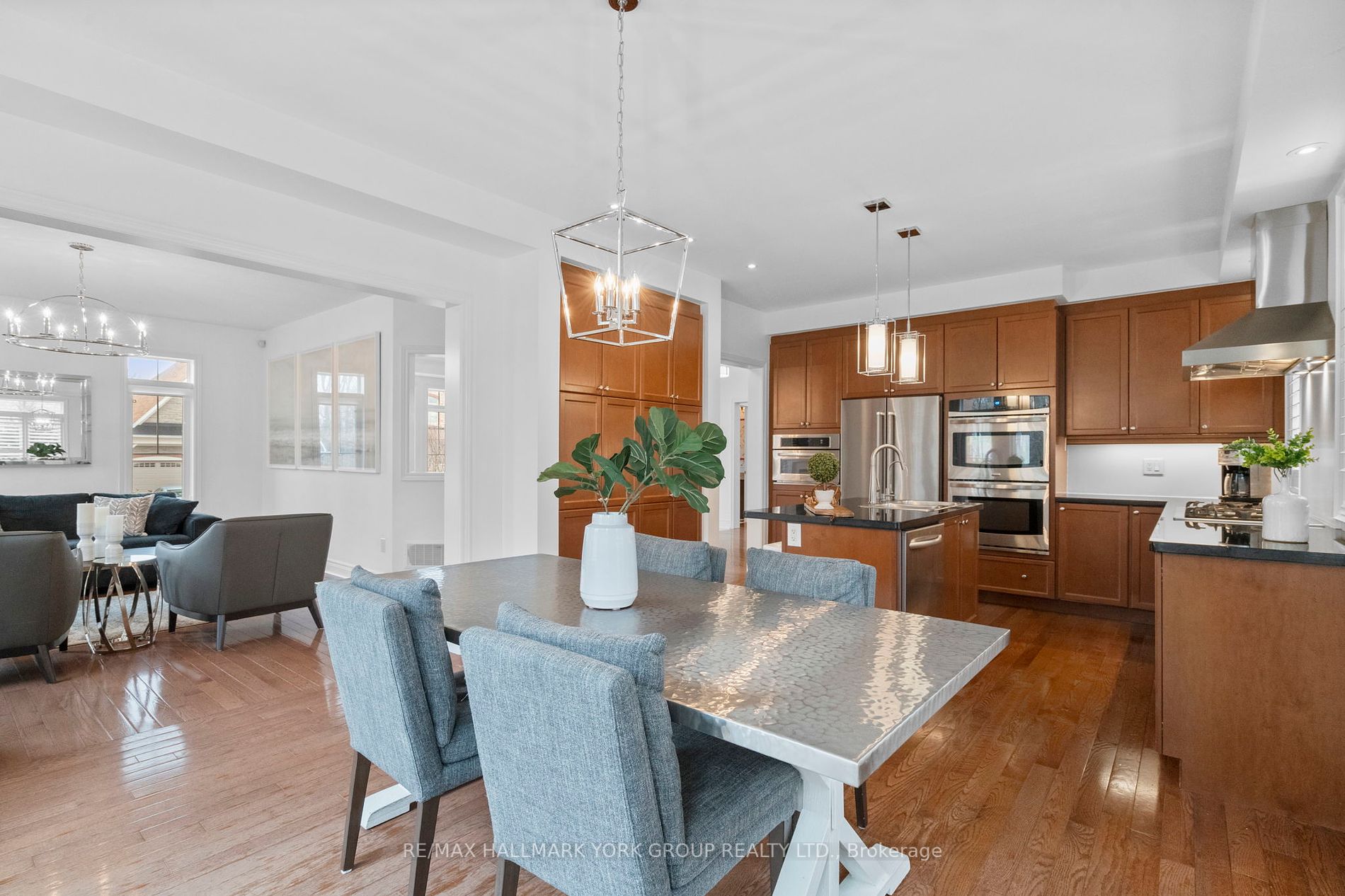 2 Turner Dr