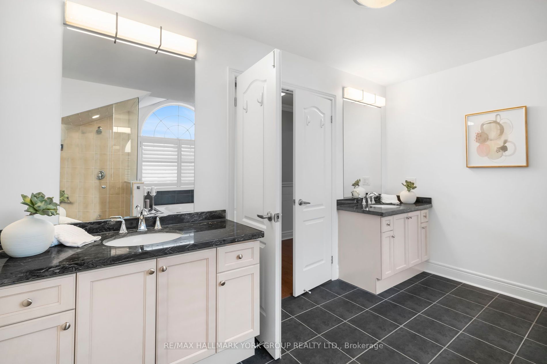 2 Turner Dr