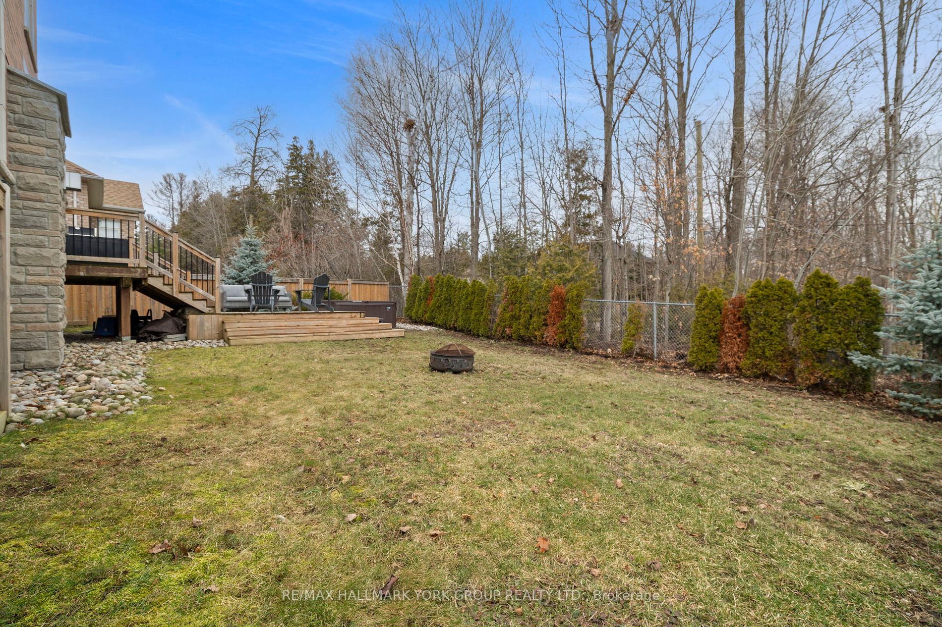 2 Turner Dr