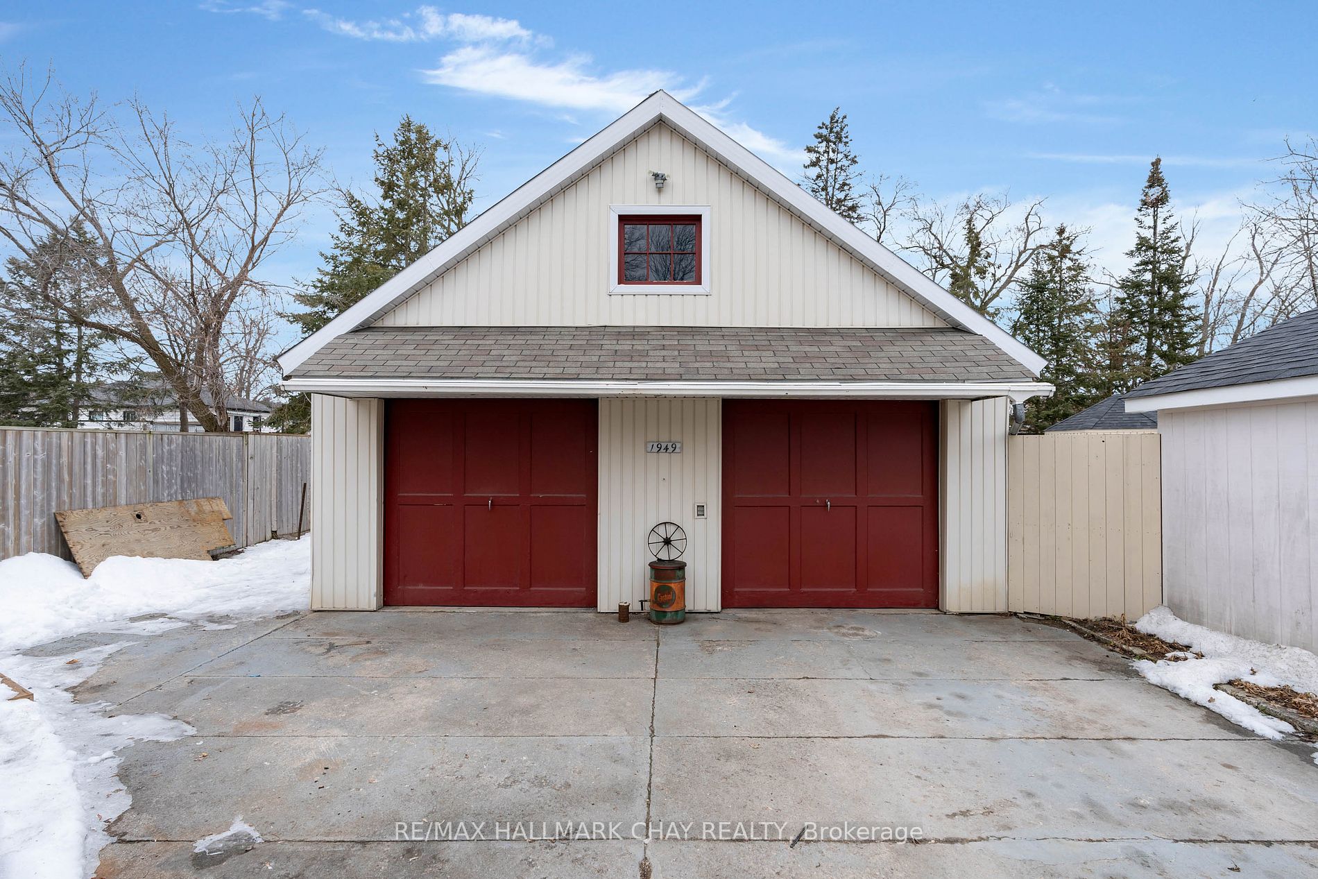 72 Henry St