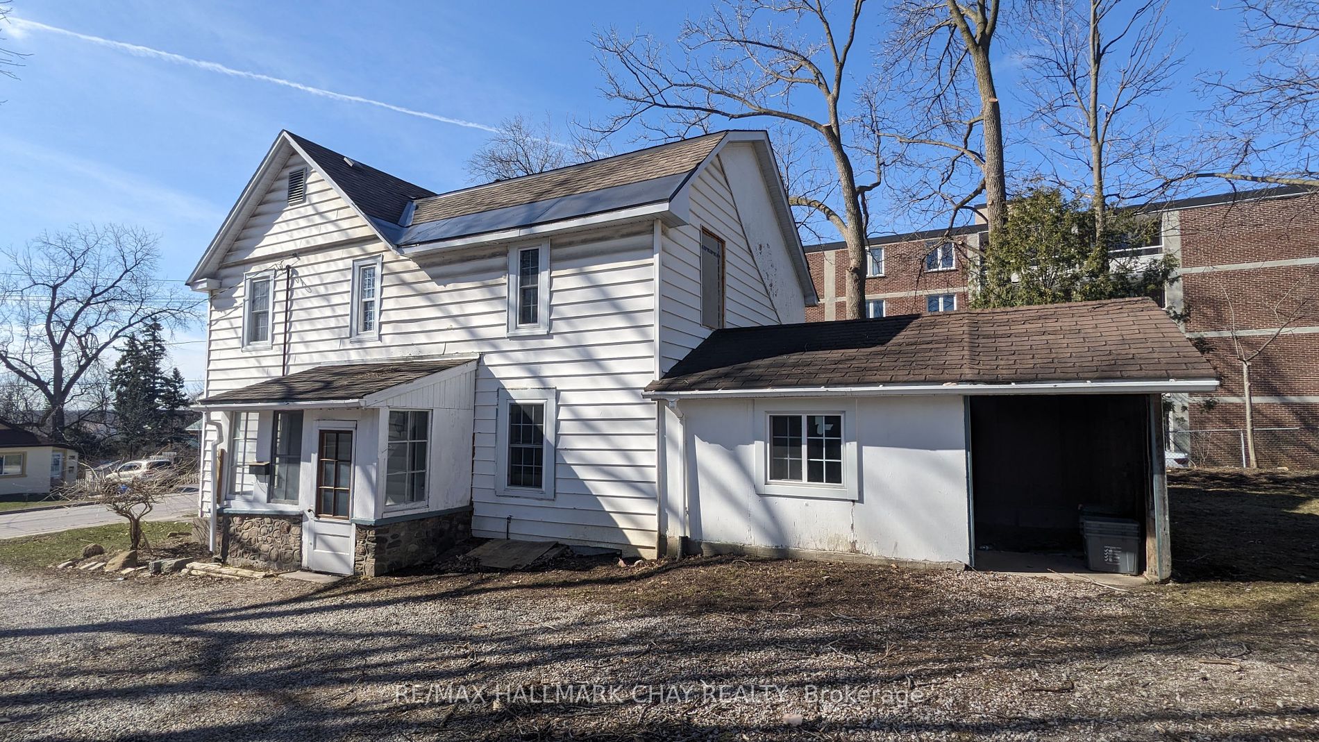 14 Grove Street E
